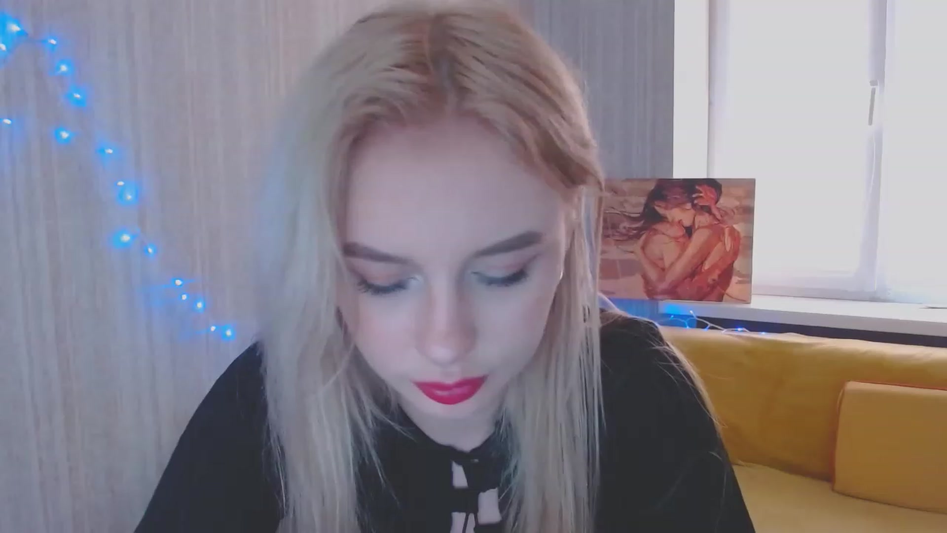 Gallery image thumbnail from Ririma_xo's myfreecams stream on, 05/04/2023, 12:14 image 17 of 20