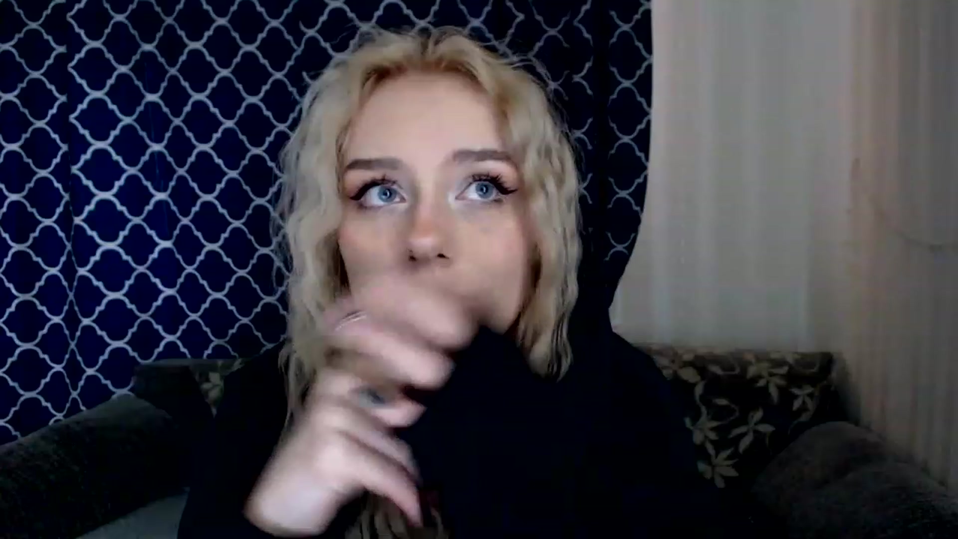 Gallery image thumbnail from Ririma_xo's myfreecams stream on, 05/09/2023, 10:42 image 20 of 20