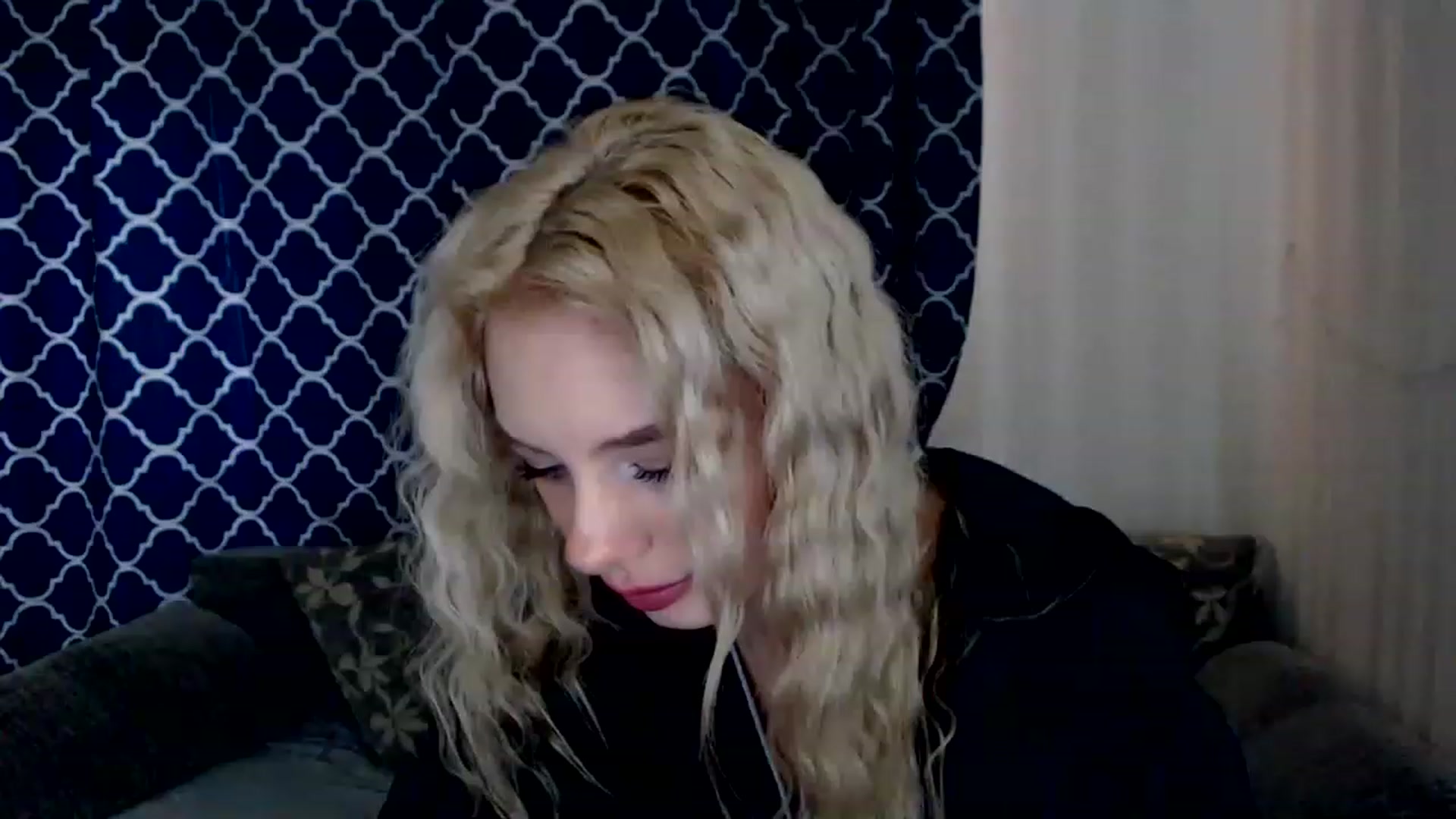 Gallery image thumbnail from Ririma_xo's myfreecams stream on, 05/09/2023, 10:42 image 5 of 20