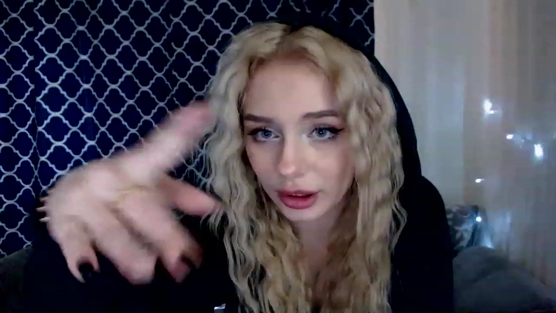 Gallery image thumbnail from Ririma_xo's myfreecams stream on, 05/09/2023, 10:42 image 16 of 20