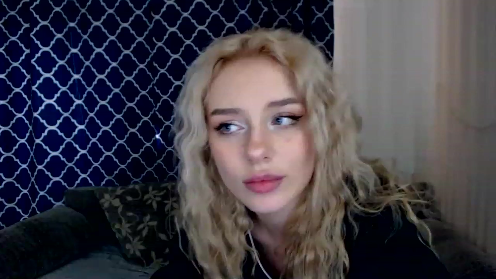 Gallery image thumbnail from Ririma_xo's myfreecams stream on, 05/09/2023, 10:42 image 11 of 20