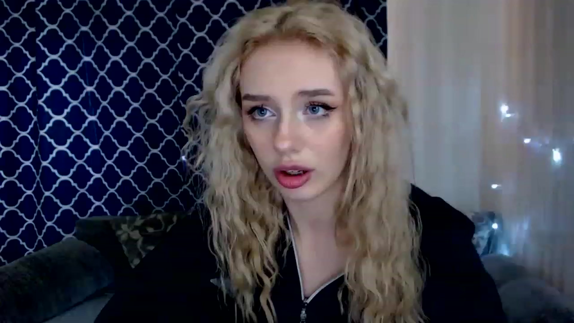 Gallery image thumbnail from Ririma_xo's myfreecams stream on, 05/09/2023, 10:42 image 7 of 20