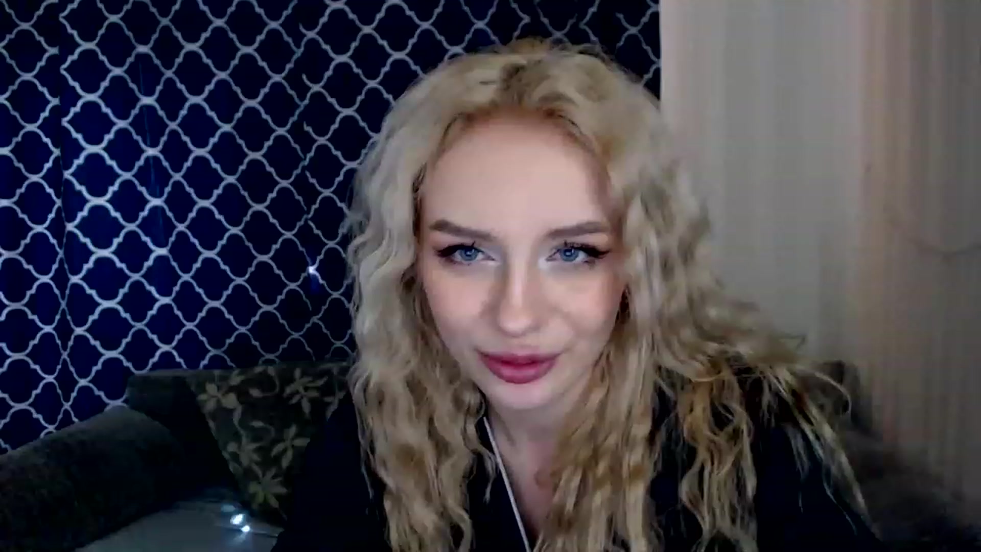Gallery image thumbnail from Ririma_xo's myfreecams stream on, 05/09/2023, 10:42 image 10 of 20