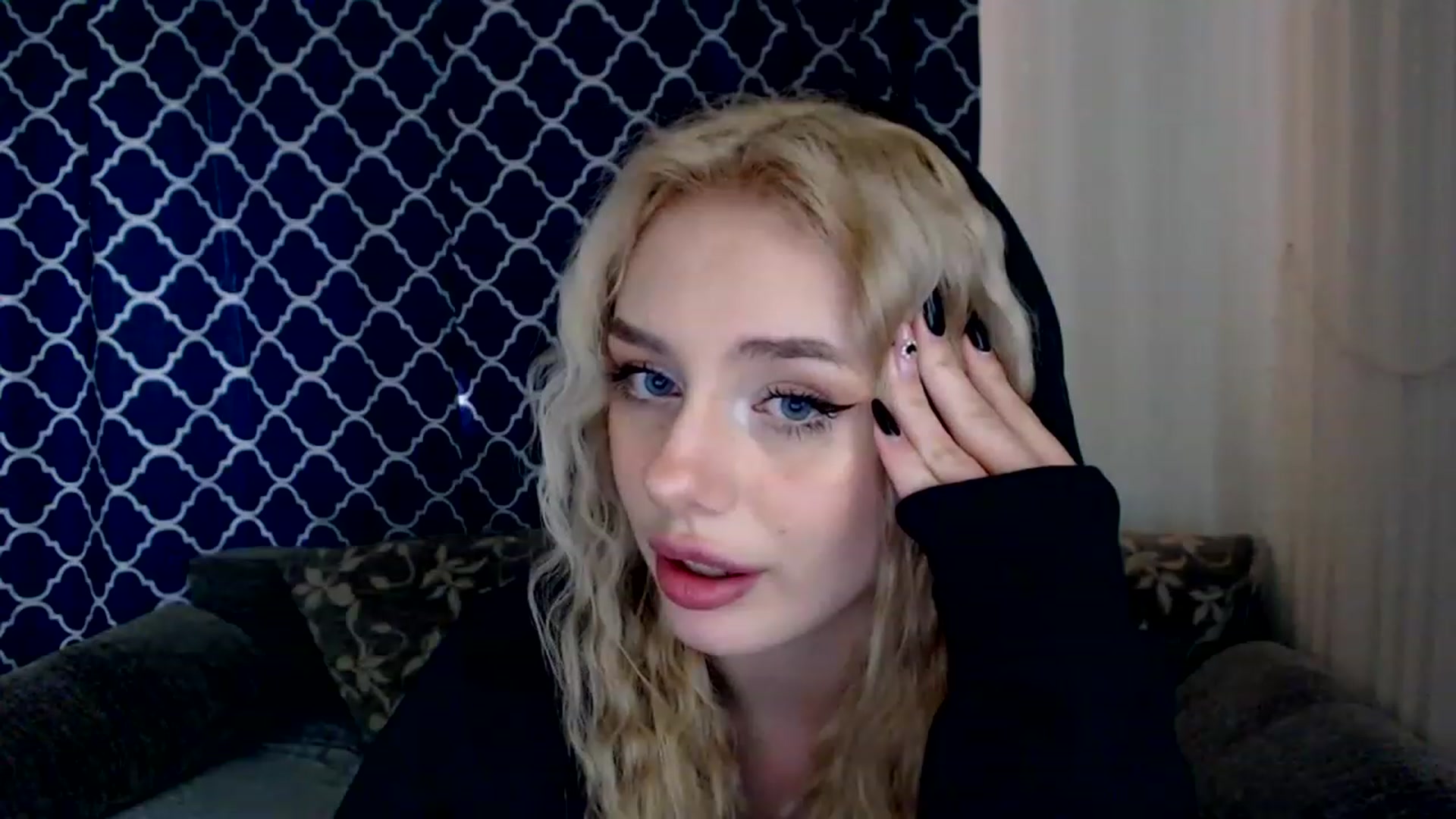 Gallery image thumbnail from Ririma_xo's myfreecams stream on, 05/09/2023, 10:42 image 15 of 20