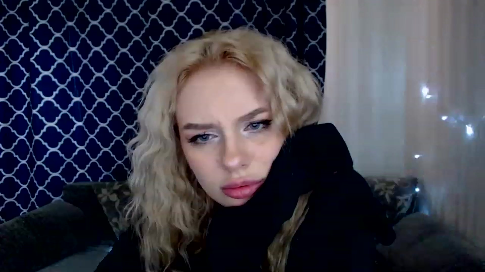 Gallery image thumbnail from Ririma_xo's myfreecams stream on, 05/09/2023, 10:42 image 9 of 20