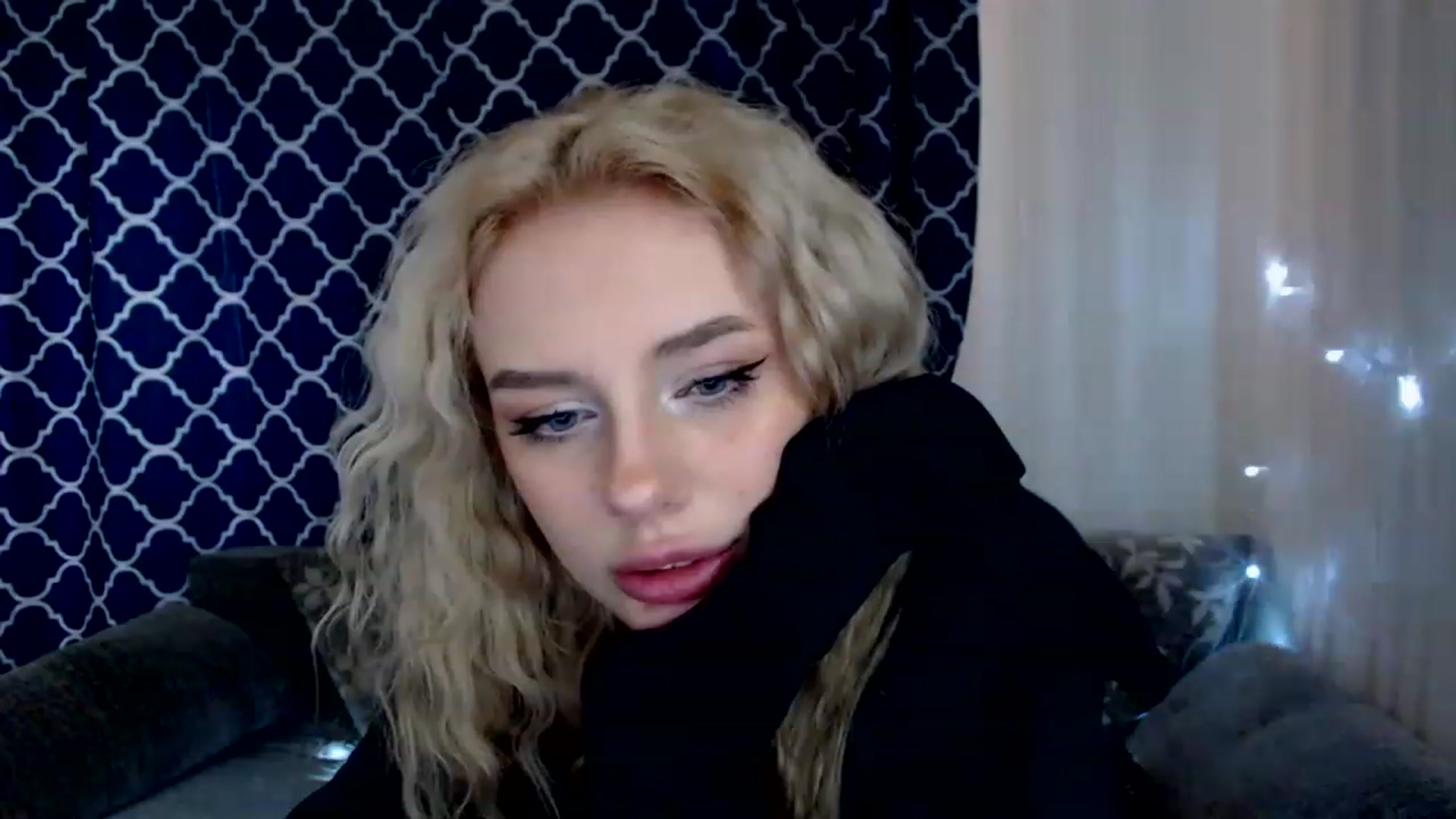 Gallery image thumbnail from Ririma_xo's myfreecams stream on, 05/09/2023, 10:42 image 8 of 20