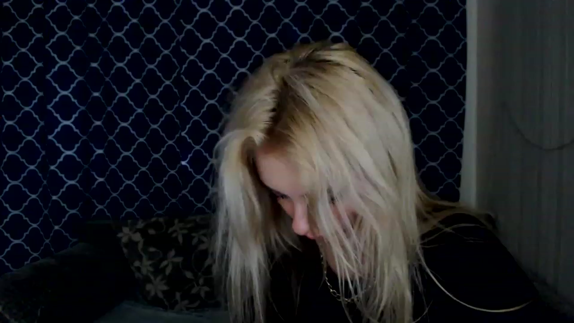 Gallery image thumbnail from Ririma_xo's myfreecams stream on, 05/23/2023, 16:00 image 6 of 20