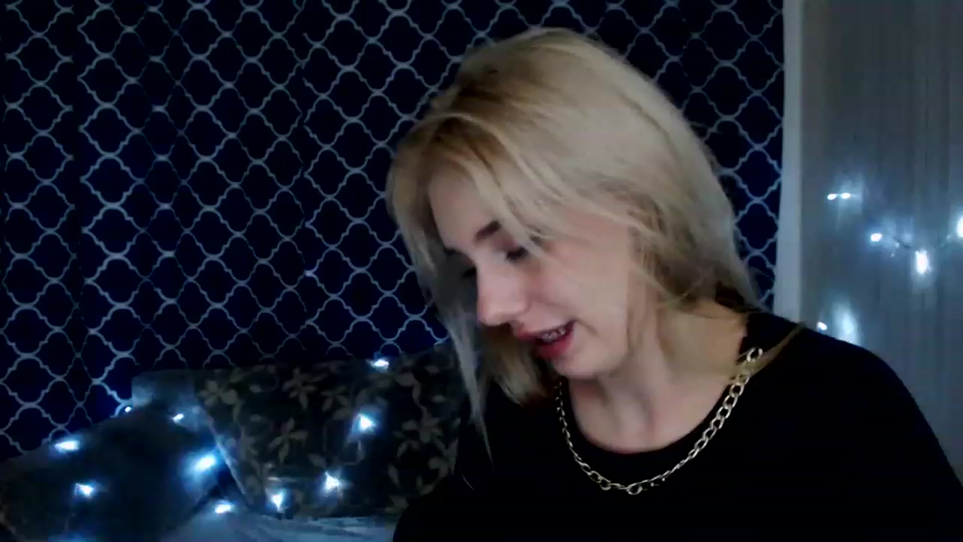 Gallery image thumbnail from Ririma_xo's myfreecams stream on, 05/23/2023, 16:00 image 14 of 20