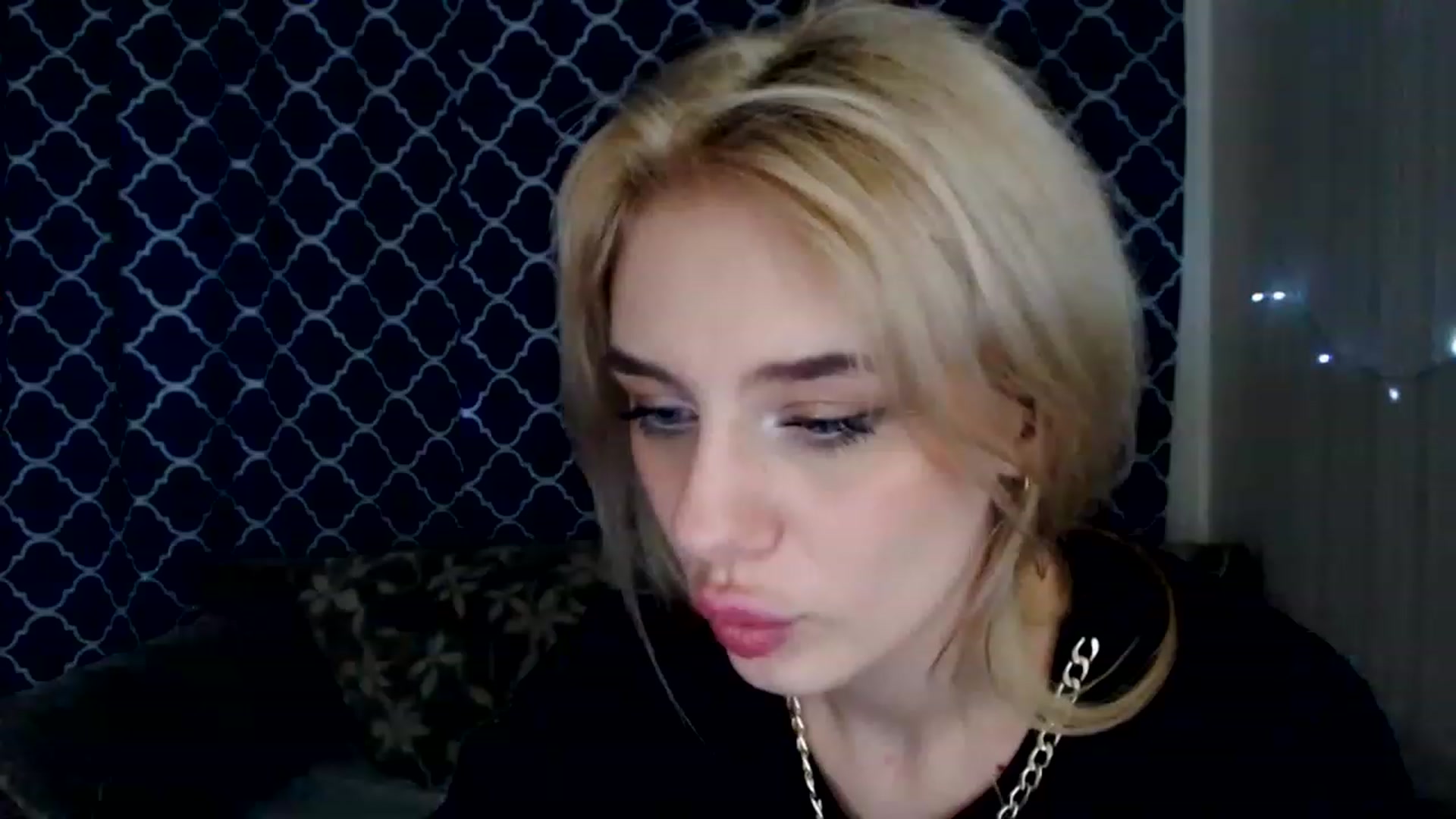 Gallery image thumbnail from Ririma_xo's myfreecams stream on, 05/23/2023, 16:00 image 12 of 20
