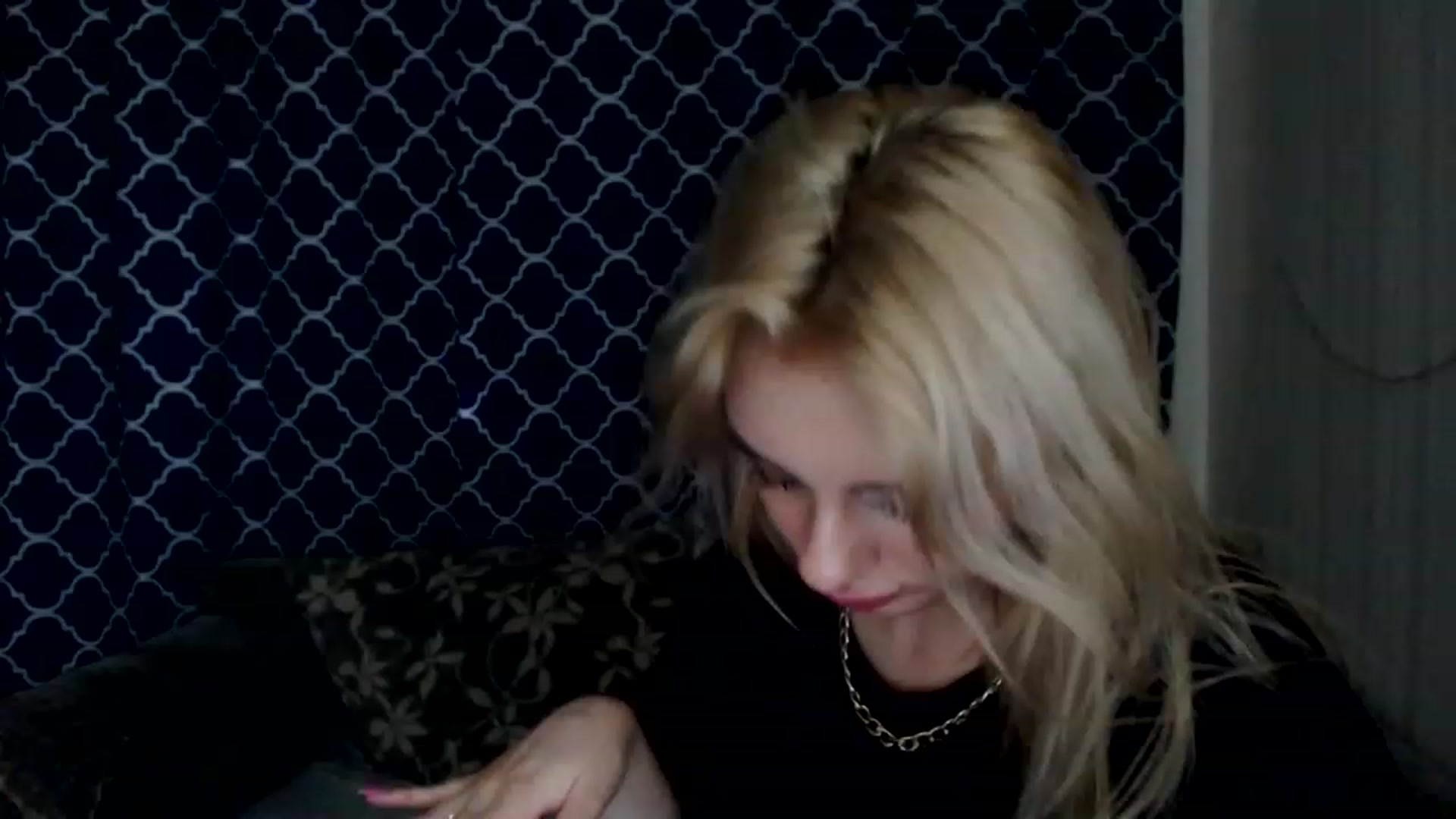 Gallery image thumbnail from Ririma_xo's myfreecams stream on, 05/23/2023, 16:00 image 3 of 20