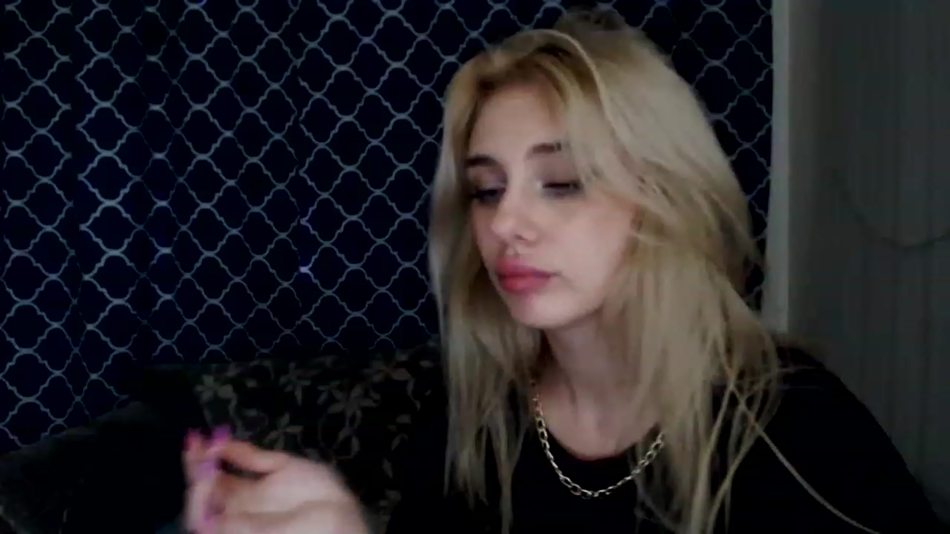 Gallery image thumbnail from Ririma_xo's myfreecams stream on, 05/23/2023, 16:00 image 7 of 20