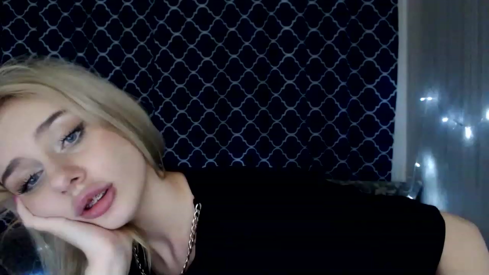 Gallery image thumbnail from Ririma_xo's myfreecams stream on, 05/23/2023, 16:00 image 16 of 20