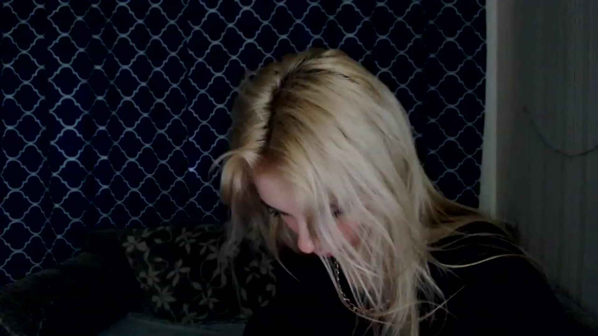 Gallery image thumbnail from Ririma_xo's myfreecams stream on, 05/23/2023, 16:00 image 4 of 20