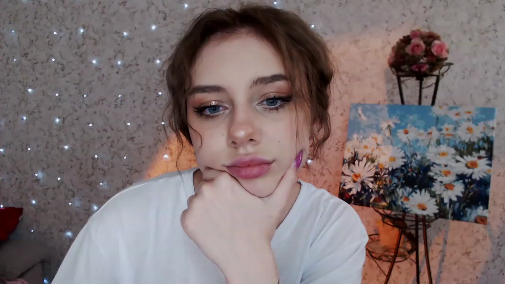 Gallery image thumbnail from Ririma_xo's myfreecams stream on, 06/05/2023, 10:08 image 6 of 20