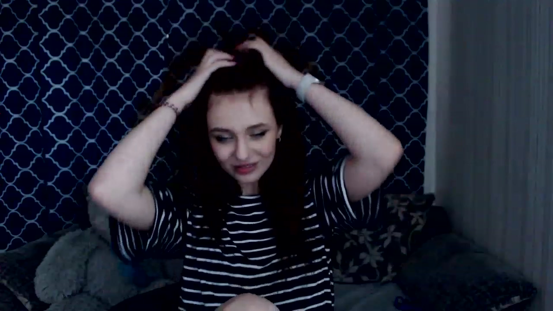 Gallery image thumbnail from Ririma_xo's myfreecams stream on, 06/07/2023, 12:01 image 15 of 20