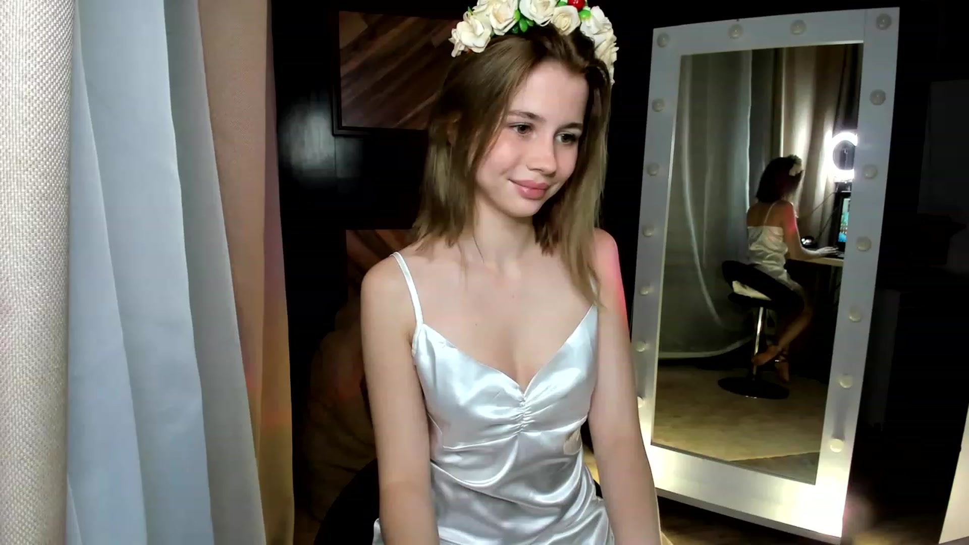 Gallery image thumbnail from RishaLi's myfreecams stream on, 11/28/2022, 15:50 image 5 of 20