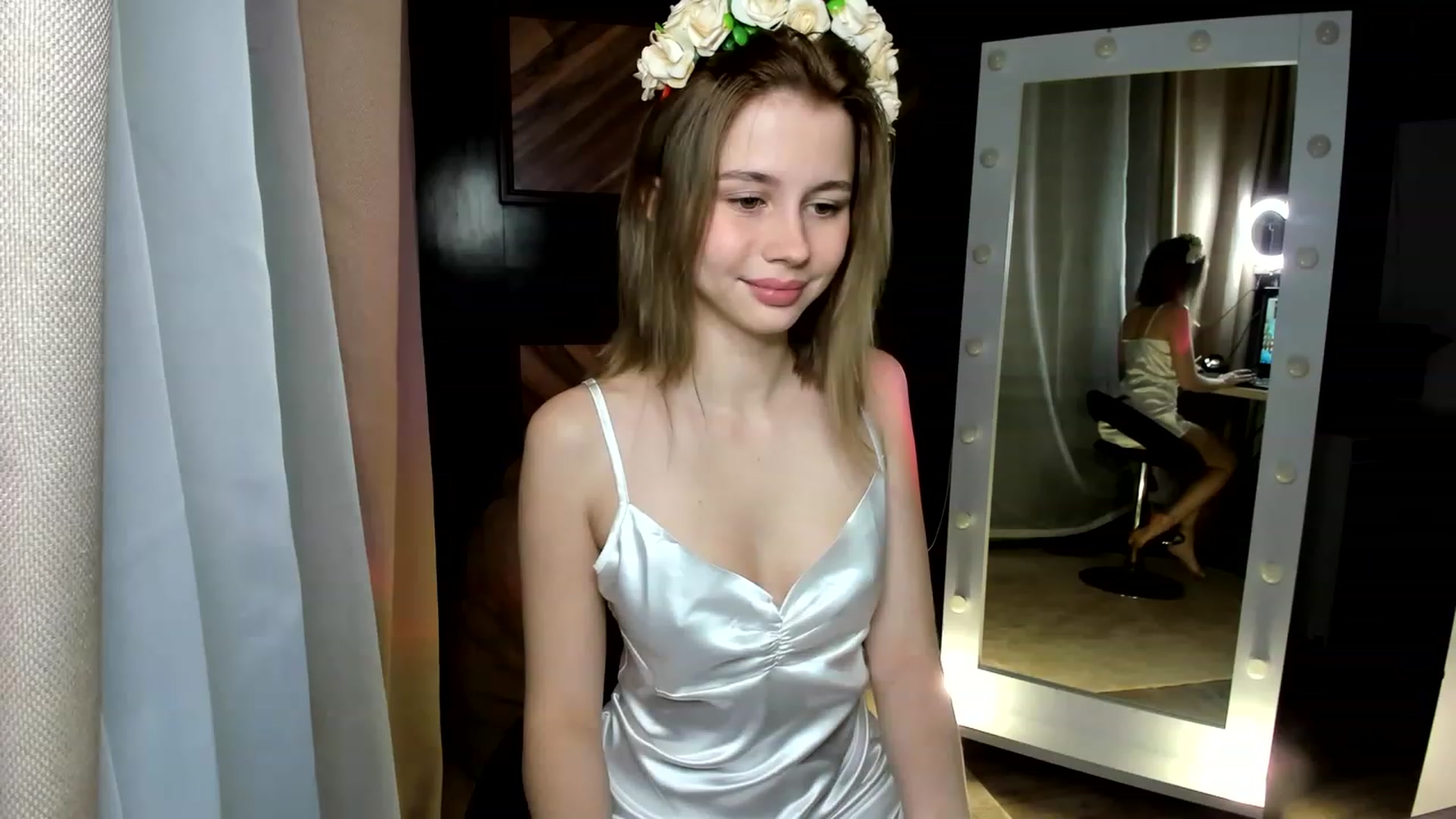 Gallery image thumbnail from RishaLi's myfreecams stream on, 11/28/2022, 15:50 image 4 of 20