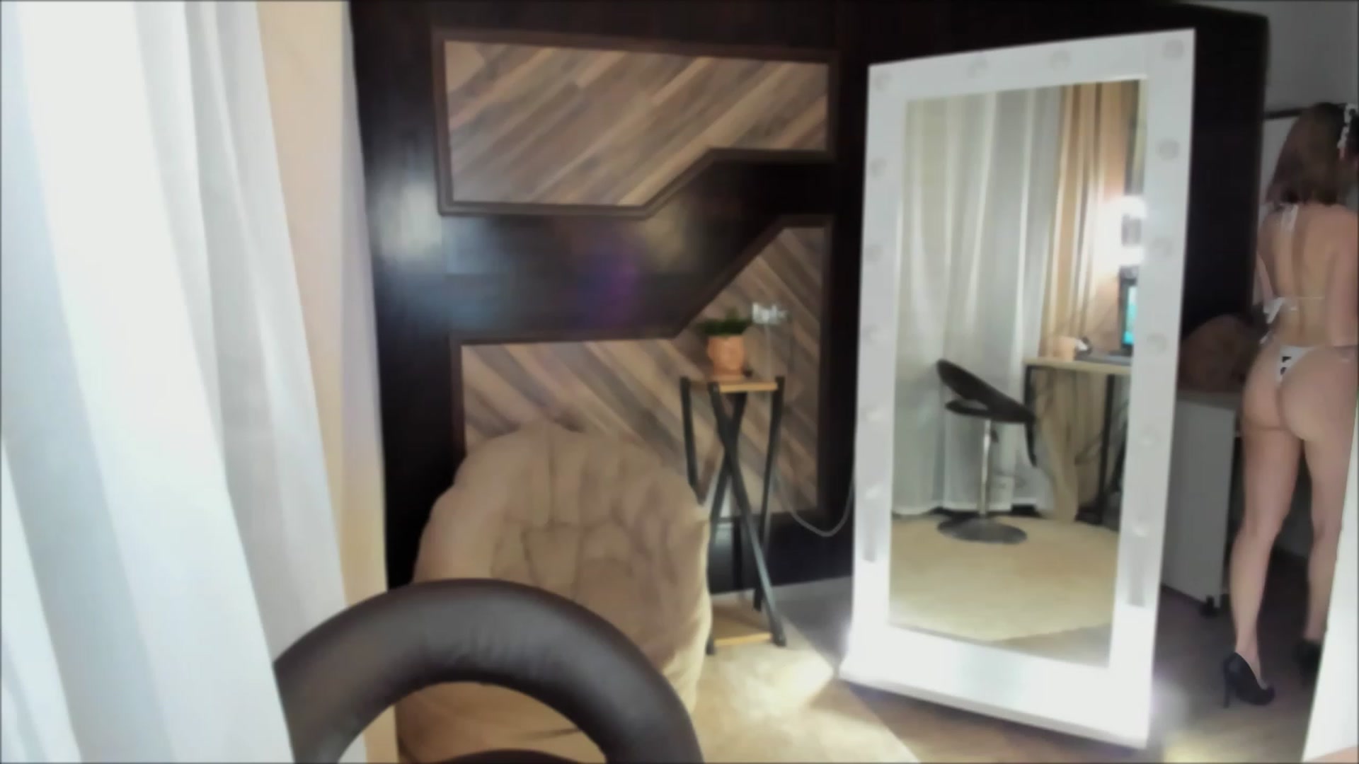 Gallery image thumbnail from RishaLi's myfreecams stream on, 12/04/2022, 14:36 image 20 of 20