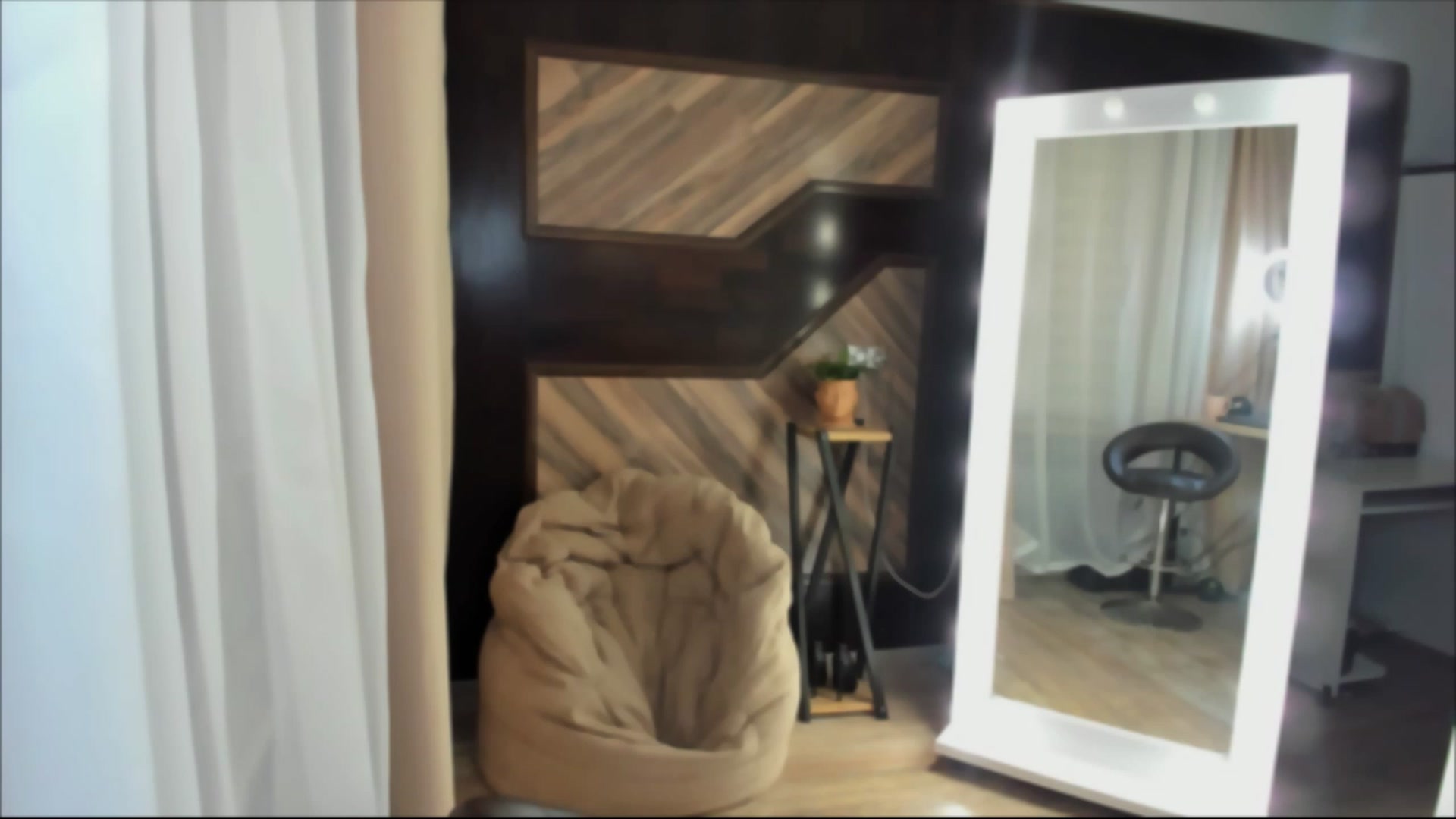 Gallery image thumbnail from RishaLi's myfreecams stream on, 12/20/2022, 20:10 image 20 of 20