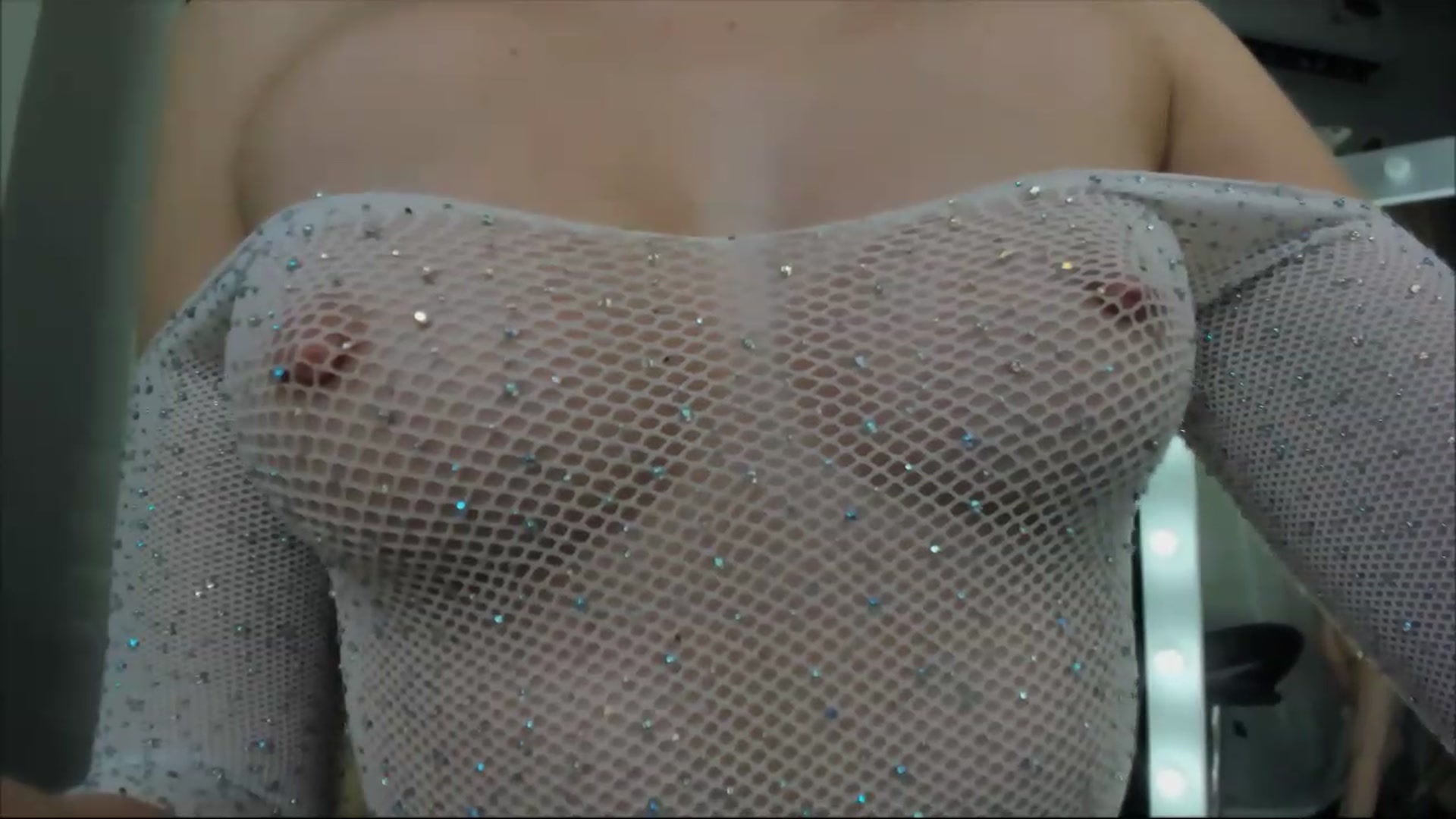 Gallery image thumbnail from RishaLi's myfreecams stream on, 12/24/2022, 19:12 image 9 of 20