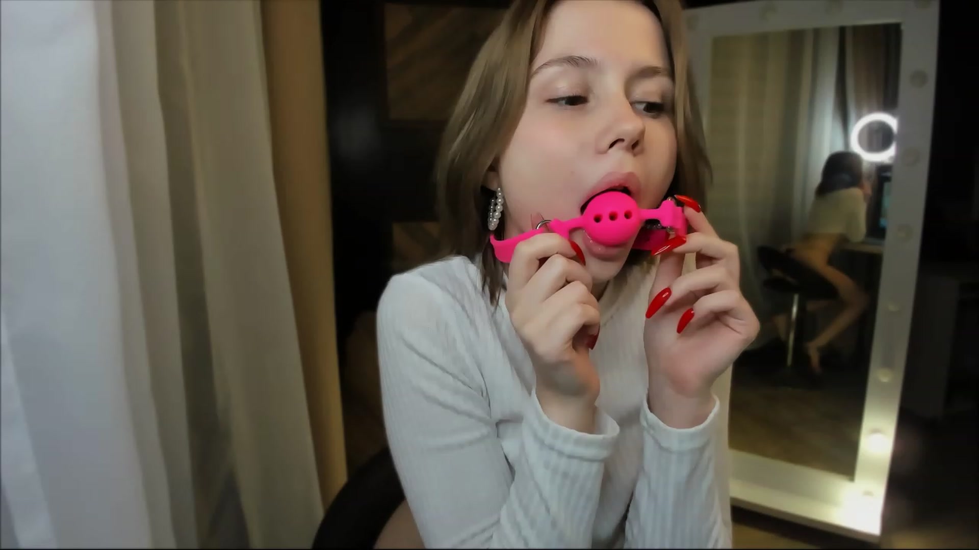 Gallery image thumbnail from RishaLi's myfreecams stream on, 12/26/2022, 20:39 image 12 of 20