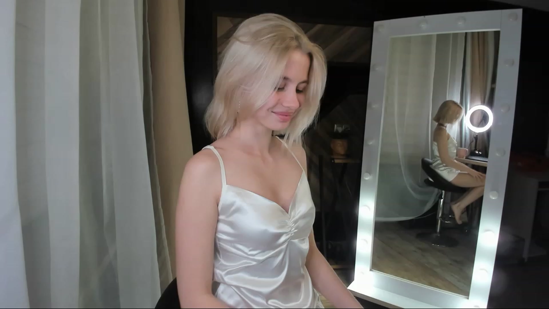 Gallery image thumbnail from RishaLi's myfreecams stream on, 01/31/2023, 16:01 image 3 of 20
