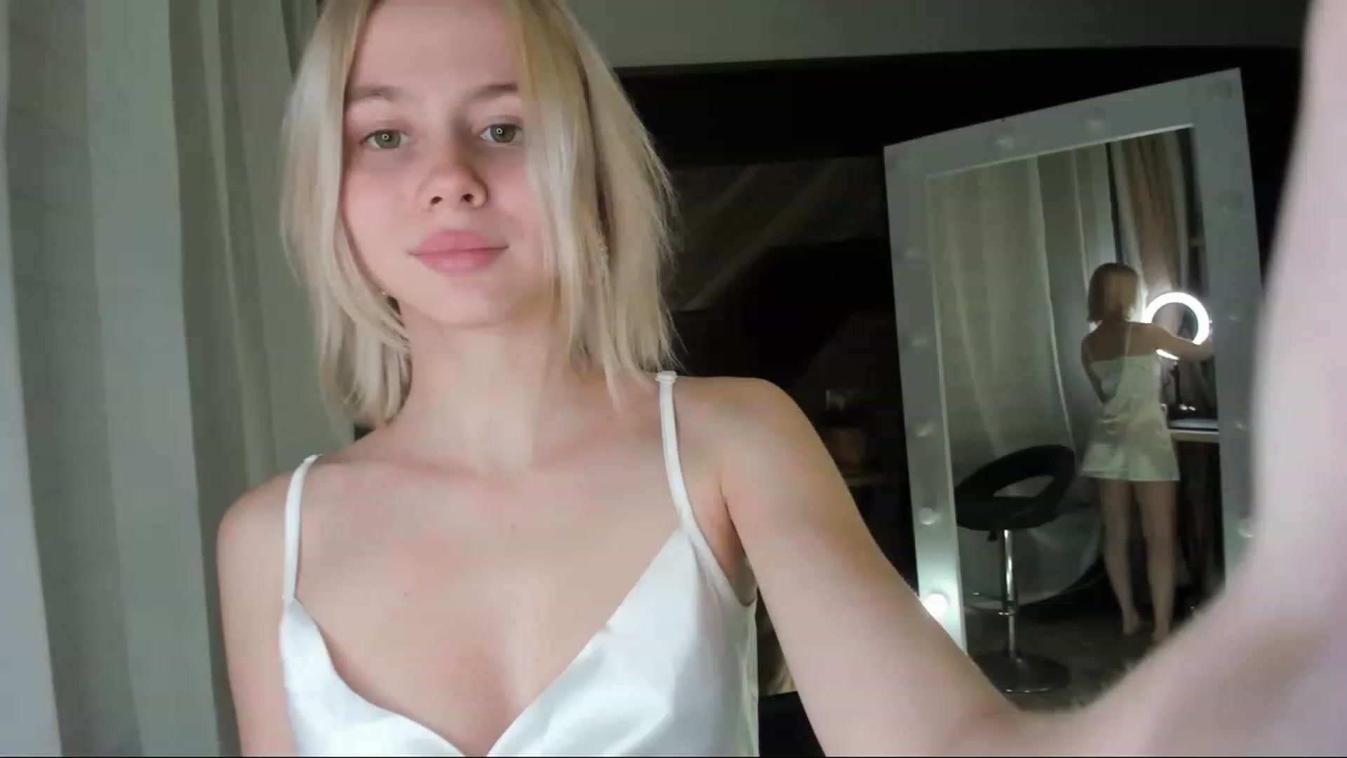 Gallery image thumbnail from RishaLi's myfreecams stream on, 01/31/2023, 16:01 image 11 of 20