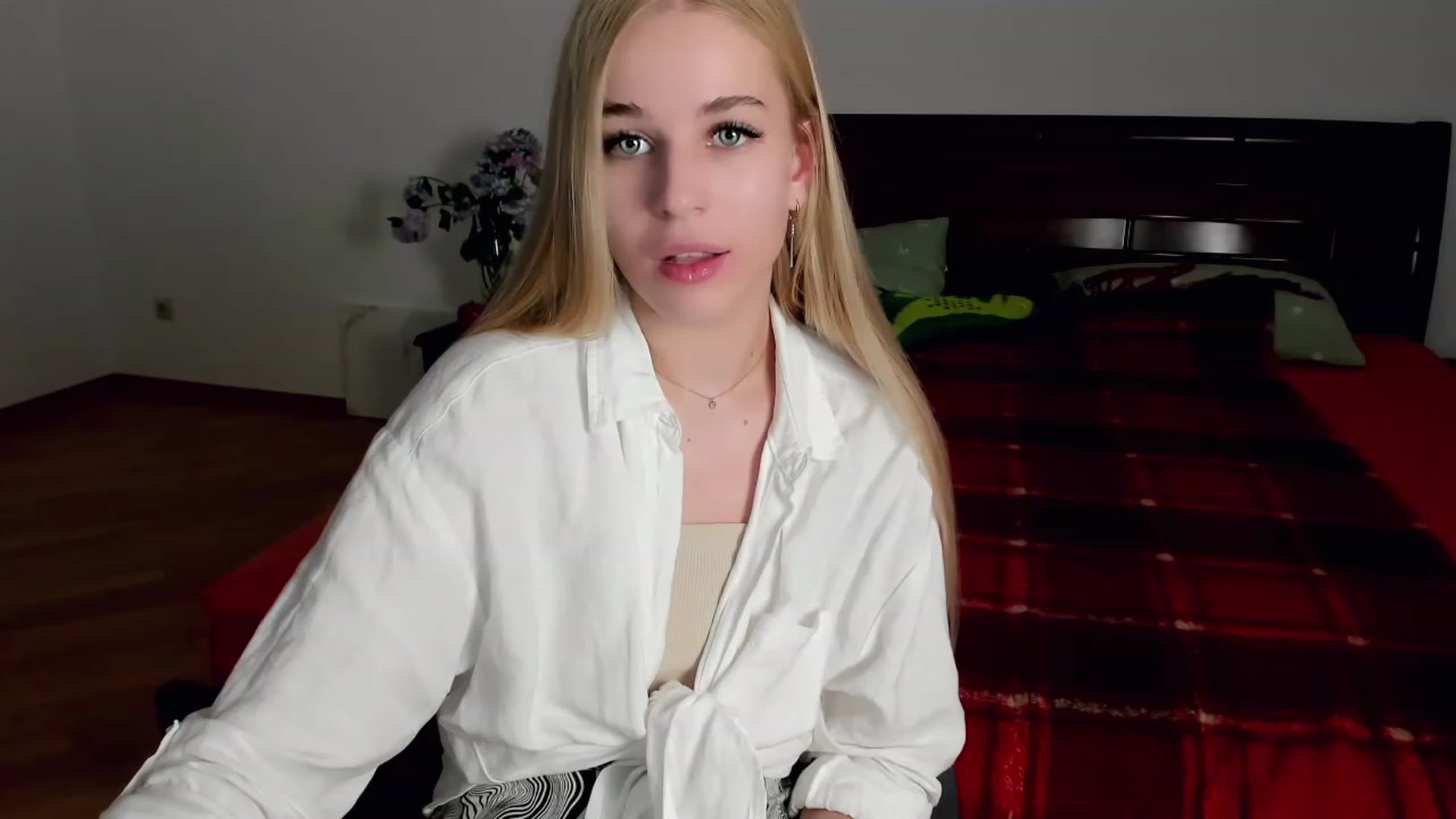 Gallery image thumbnail from RitaPretty's myfreecams stream on, 07/08/2023, 11:07 image 15 of 20