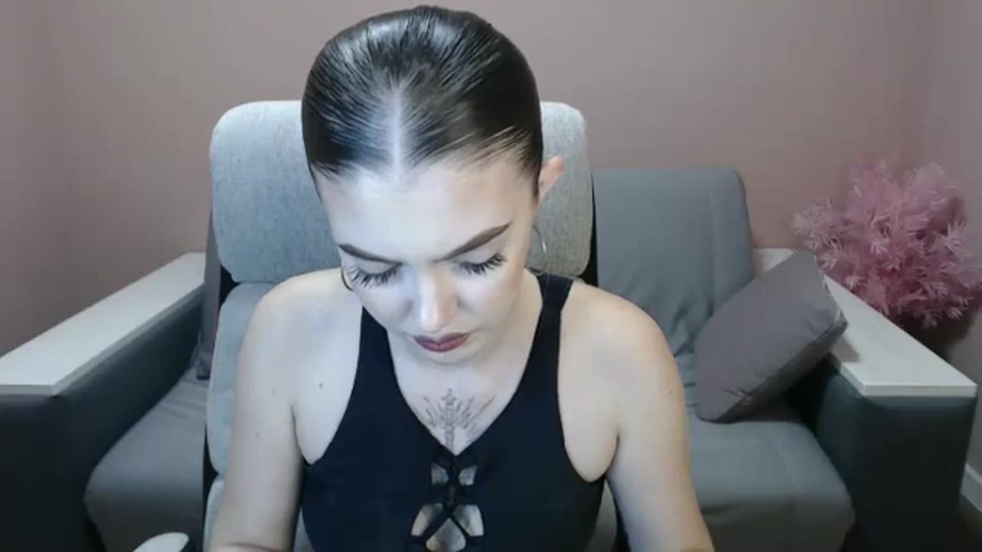 Gallery image thumbnail from Ritaneer's myfreecams stream on, 08/12/2024, 09:12 image 14 of 20