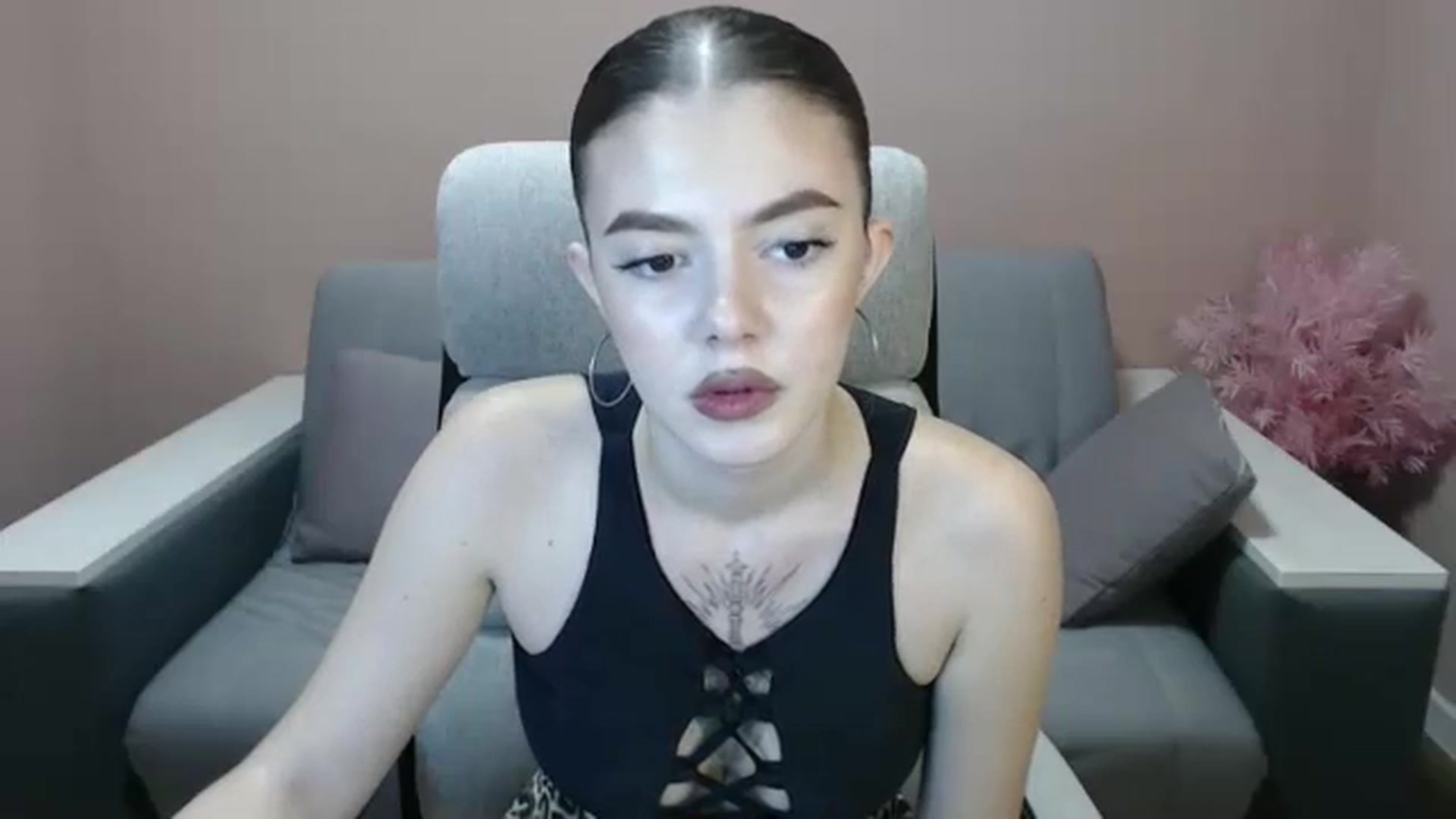 Gallery image thumbnail from Ritaneer's myfreecams stream on, 08/12/2024, 09:12 image 9 of 20