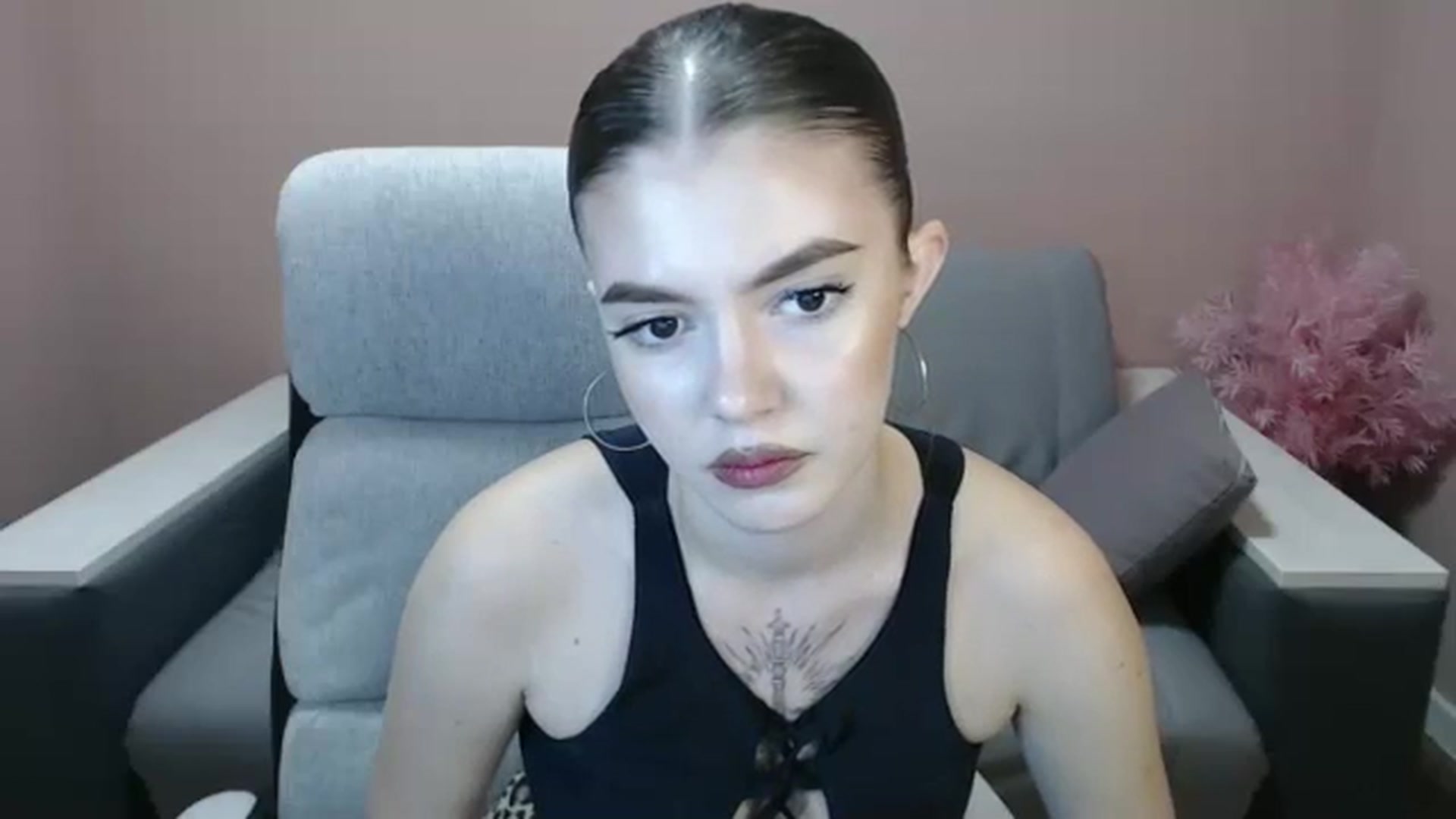 Gallery image thumbnail from Ritaneer's myfreecams stream on, 08/12/2024, 09:12 image 13 of 20