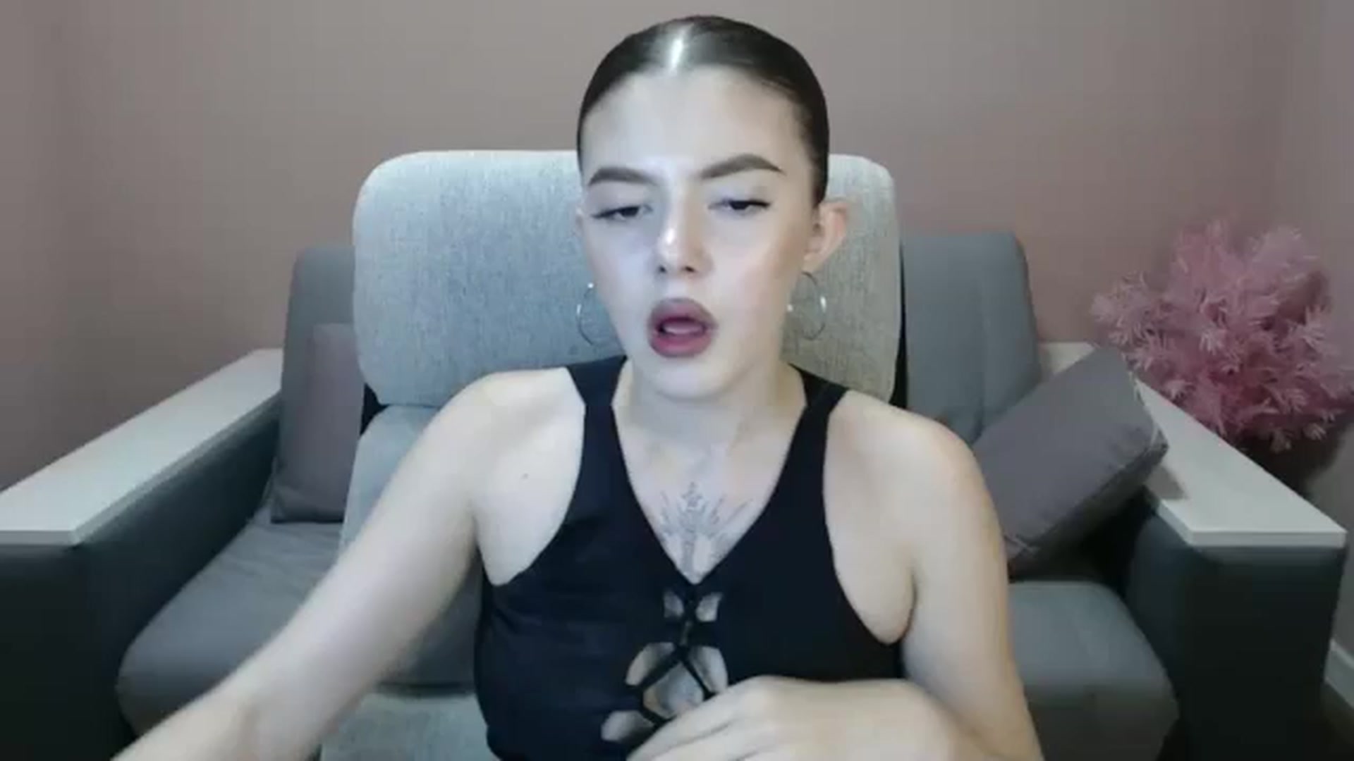 Gallery image thumbnail from Ritaneer's myfreecams stream on, 08/12/2024, 09:12 image 19 of 20