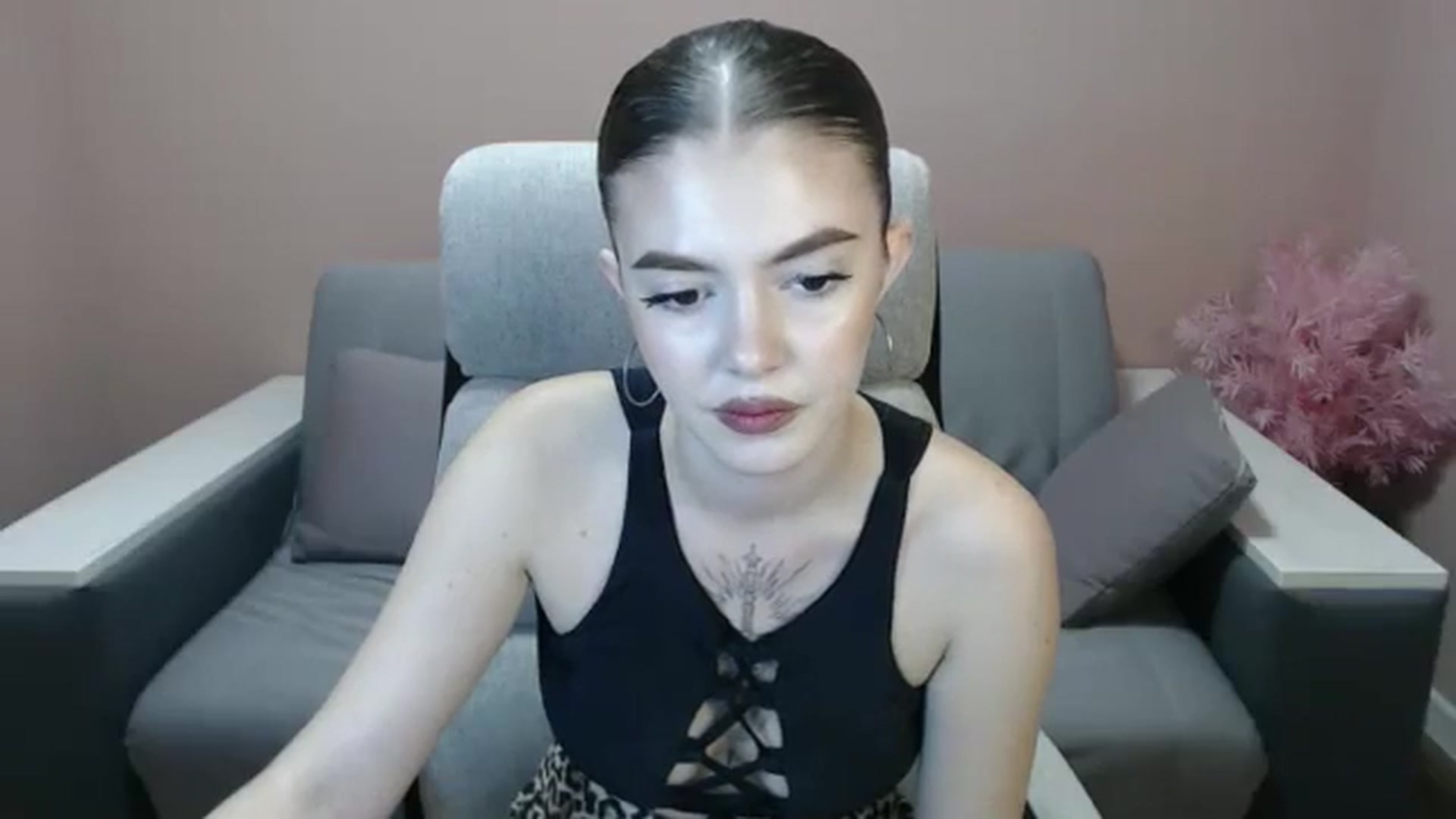 Gallery image thumbnail from Ritaneer's myfreecams stream on, 08/12/2024, 09:12 image 10 of 20