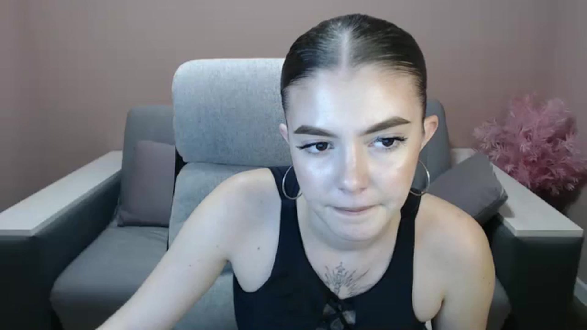 Gallery image thumbnail from Ritaneer's myfreecams stream on, 08/12/2024, 11:25 image 2 of 20