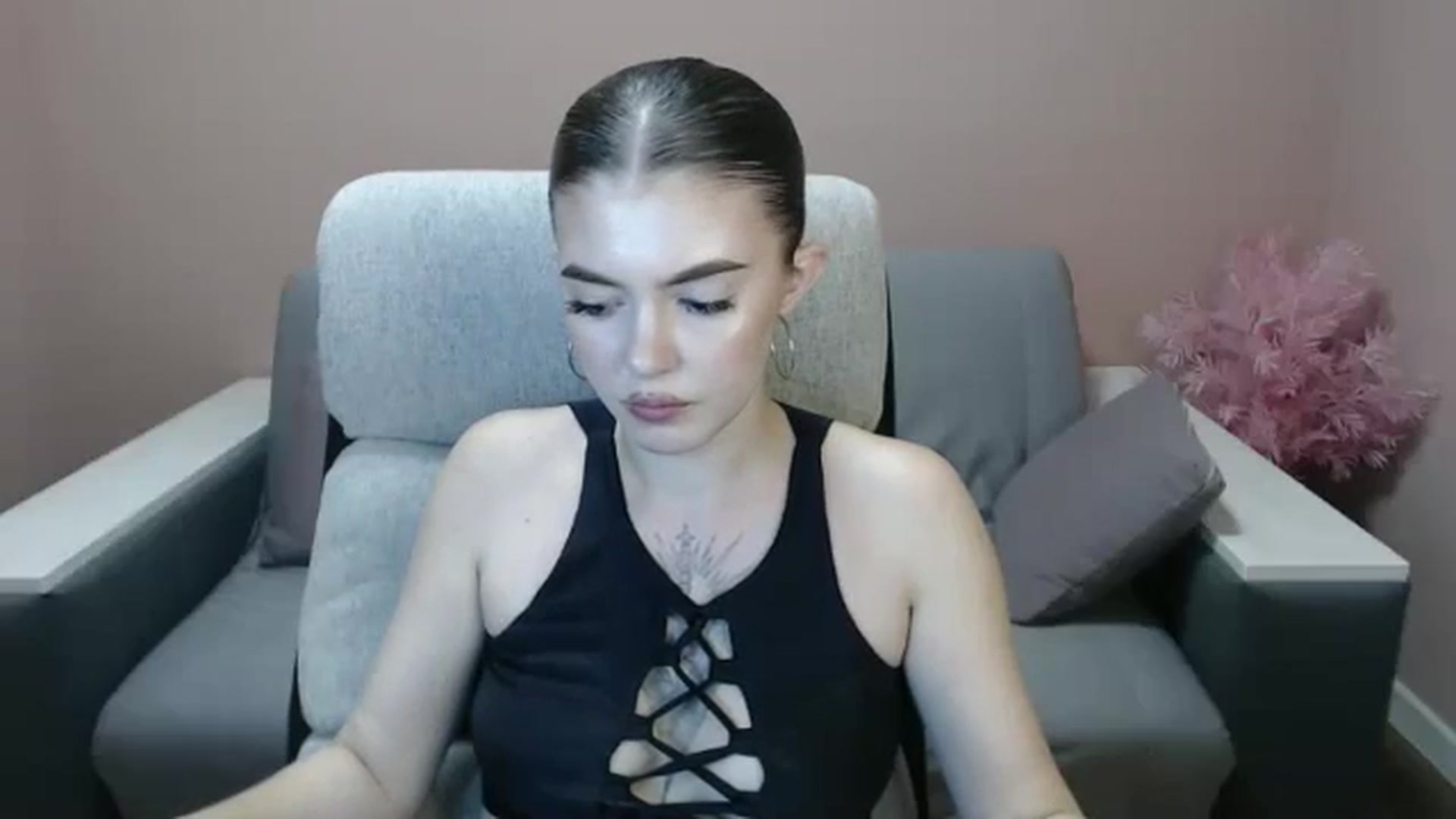 Gallery image thumbnail from Ritaneer's myfreecams stream on, 08/12/2024, 11:25 image 9 of 20