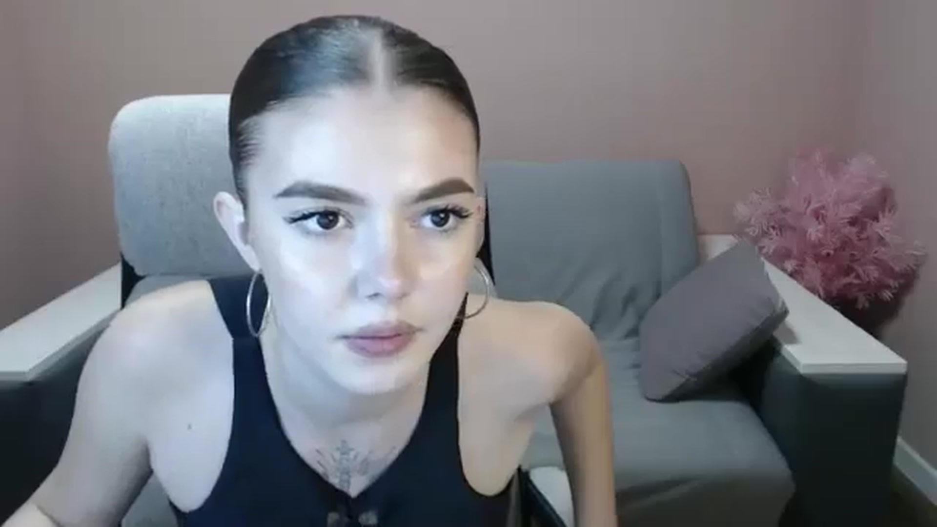 Gallery image thumbnail from Ritaneer's myfreecams stream on, 08/12/2024, 11:25 image 19 of 20