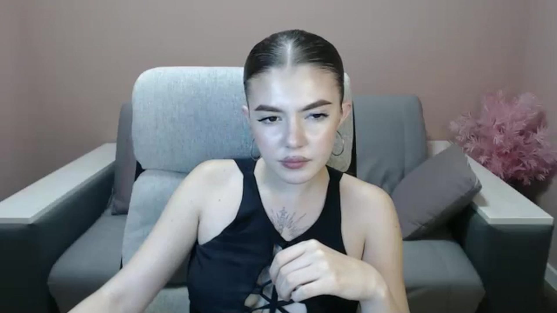 Gallery image thumbnail from Ritaneer's myfreecams stream on, 08/12/2024, 11:25 image 7 of 20