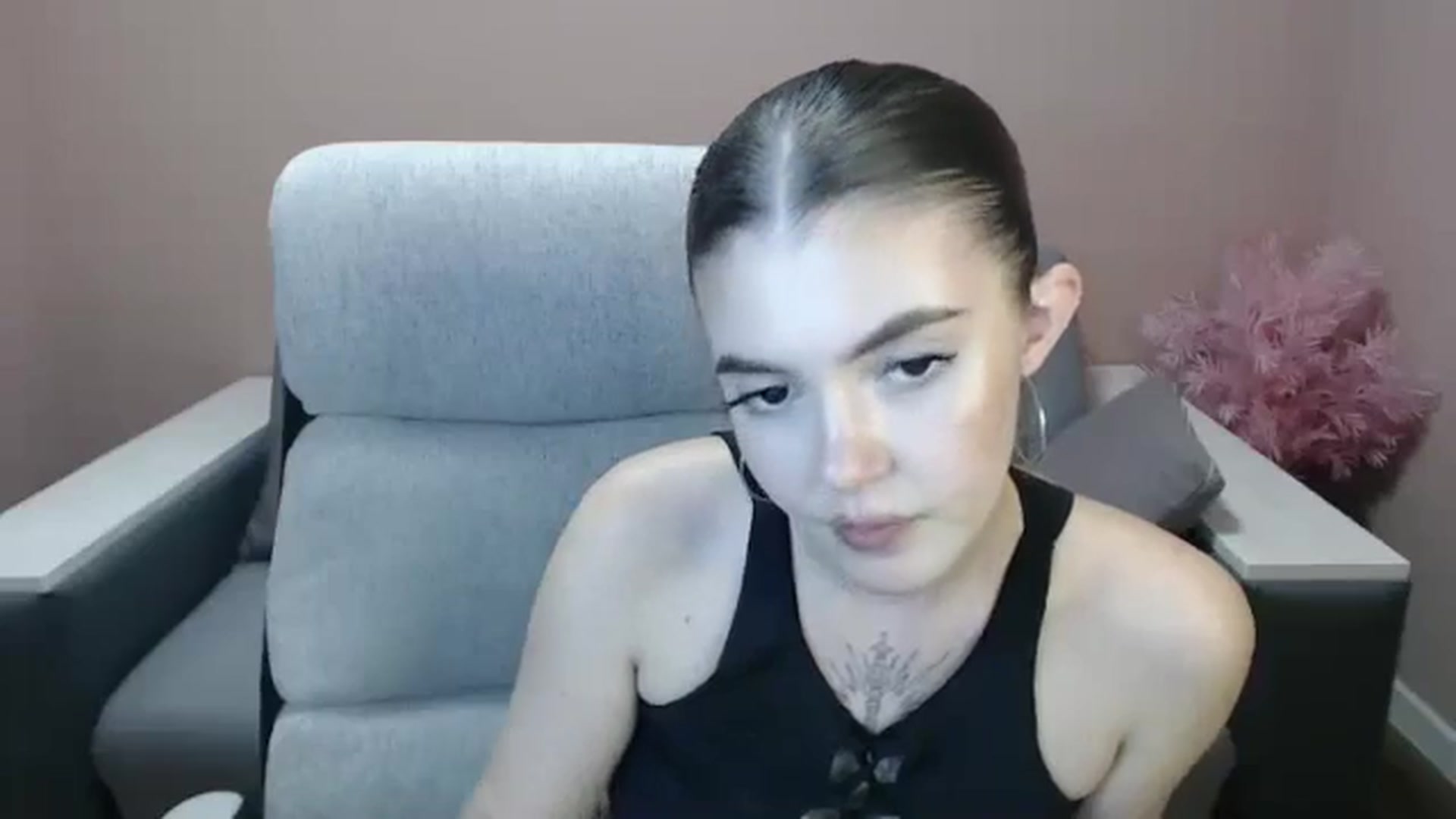 Gallery image thumbnail from Ritaneer's myfreecams stream on, 08/12/2024, 12:00 image 16 of 20