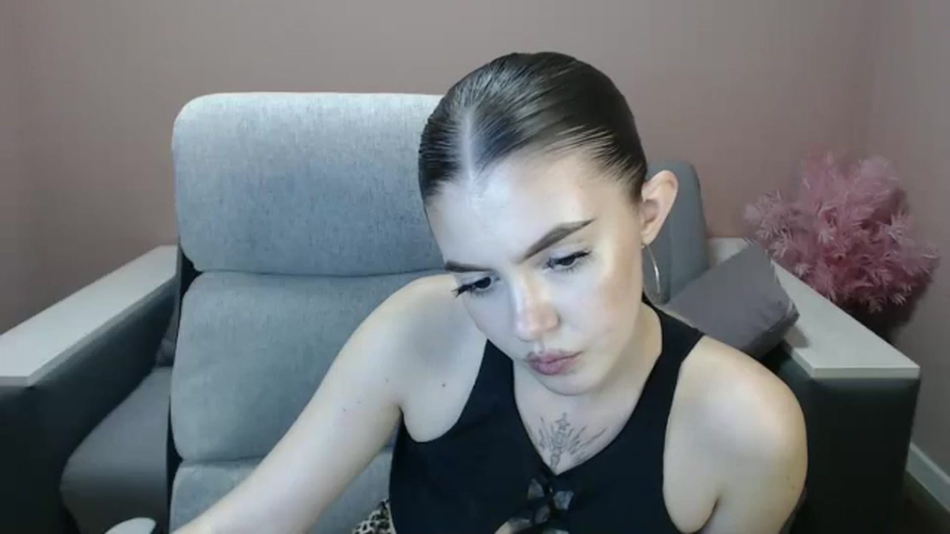 Gallery image thumbnail from Ritaneer's myfreecams stream on, 08/12/2024, 12:00 image 14 of 20