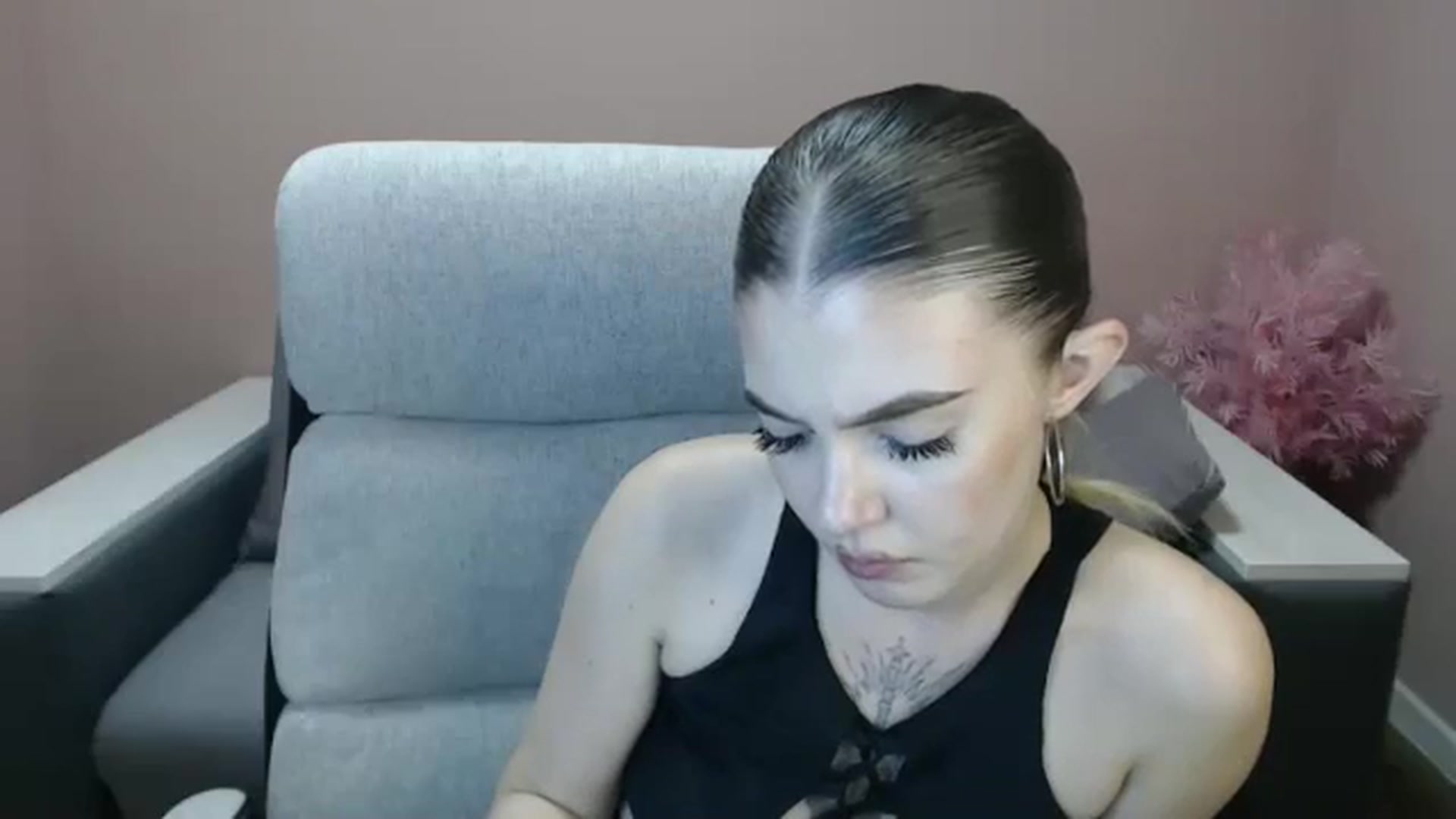 Gallery image thumbnail from Ritaneer's myfreecams stream on, 08/12/2024, 12:00 image 15 of 20