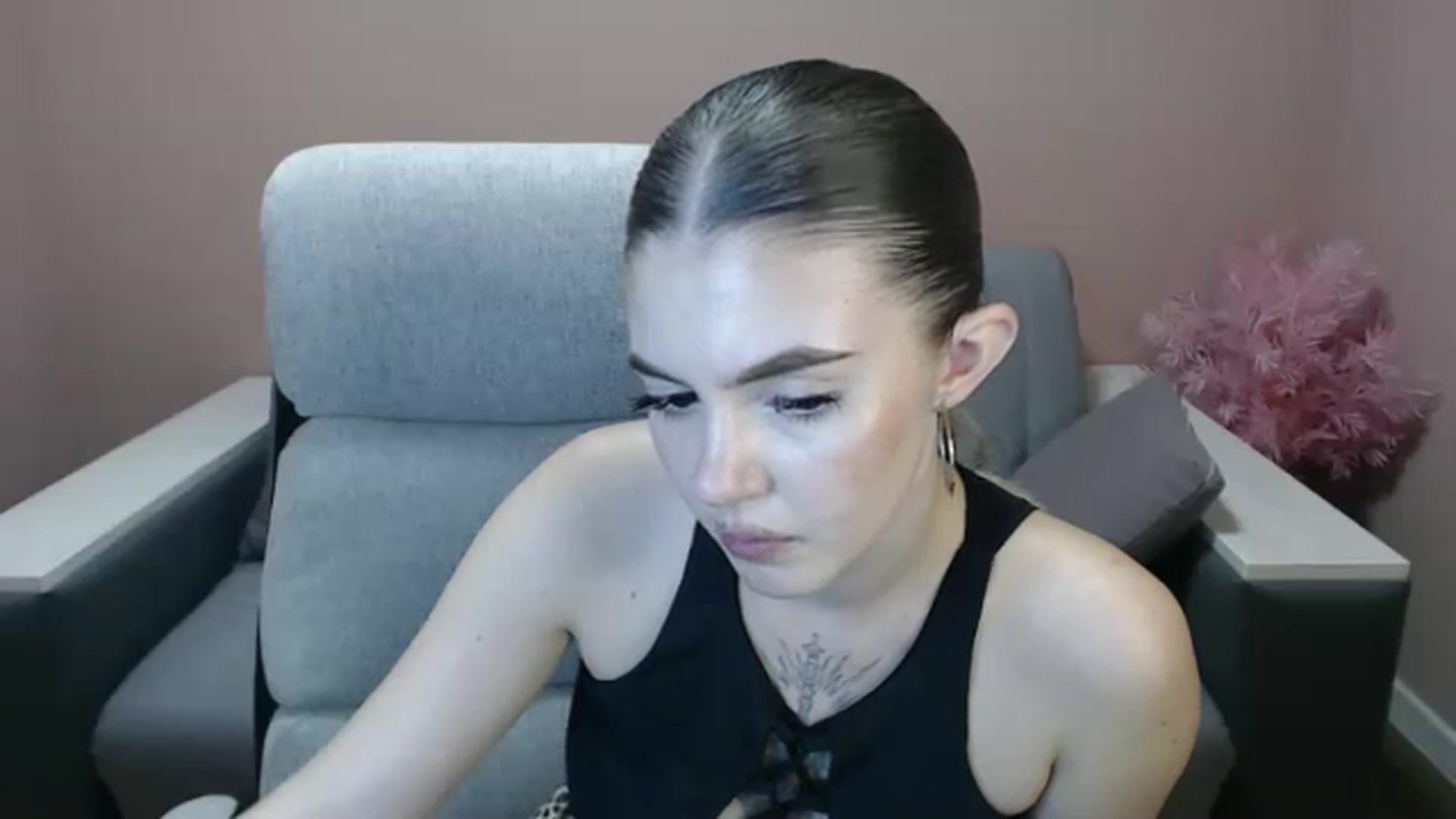 Gallery image thumbnail from Ritaneer's myfreecams stream on, 08/12/2024, 12:00 image 11 of 20