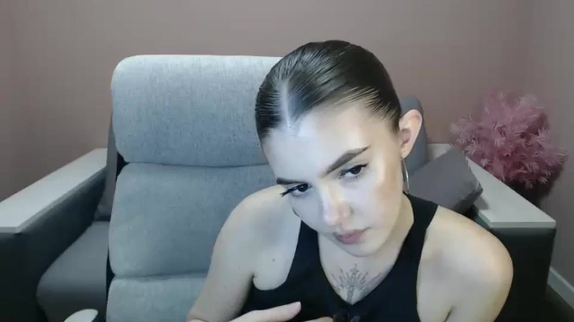 Gallery image thumbnail from Ritaneer's myfreecams stream on, 08/12/2024, 12:00 image 19 of 20