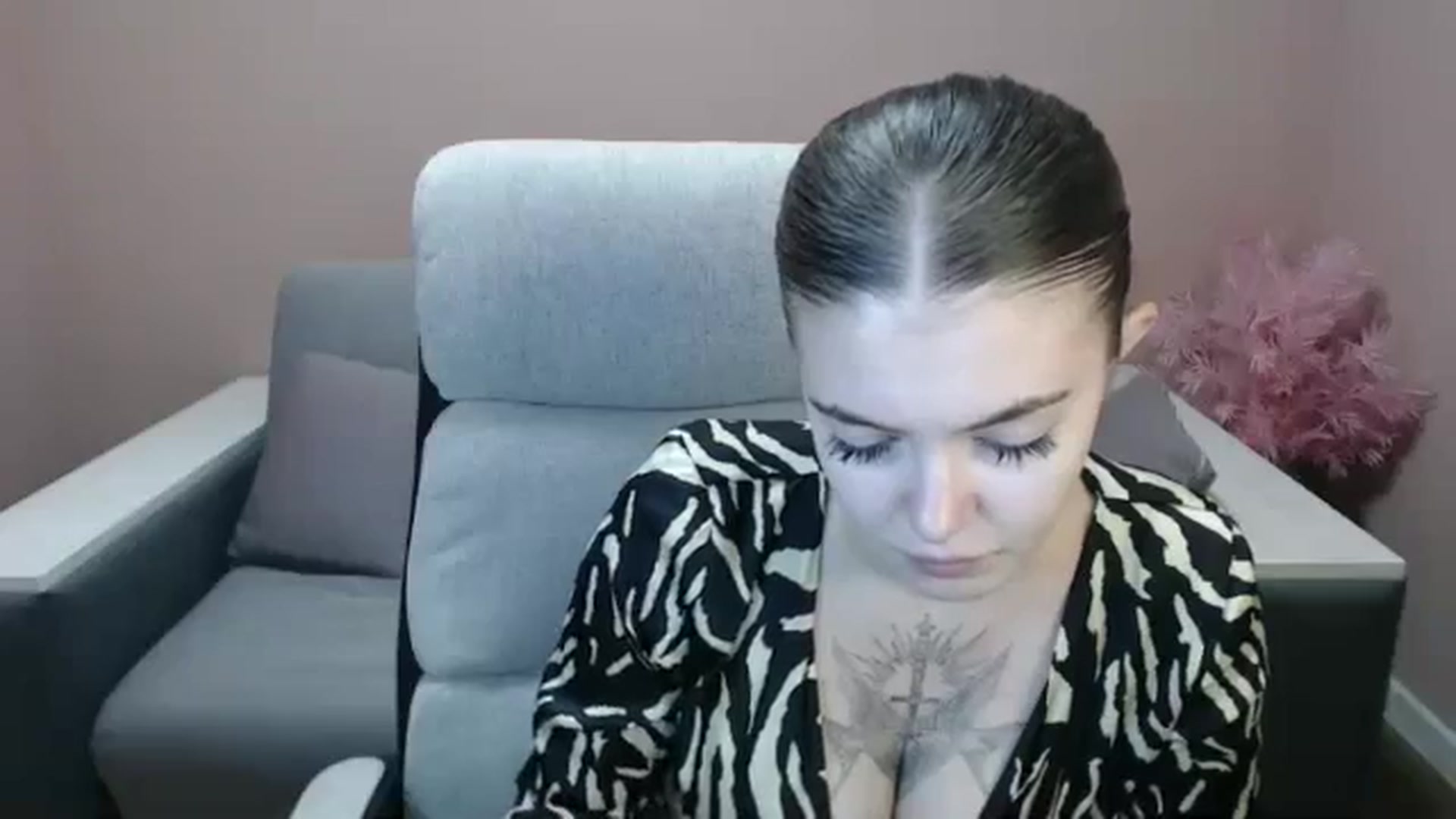 Gallery image thumbnail from Ritaneer's myfreecams stream on, 08/13/2024, 10:27 image 9 of 20