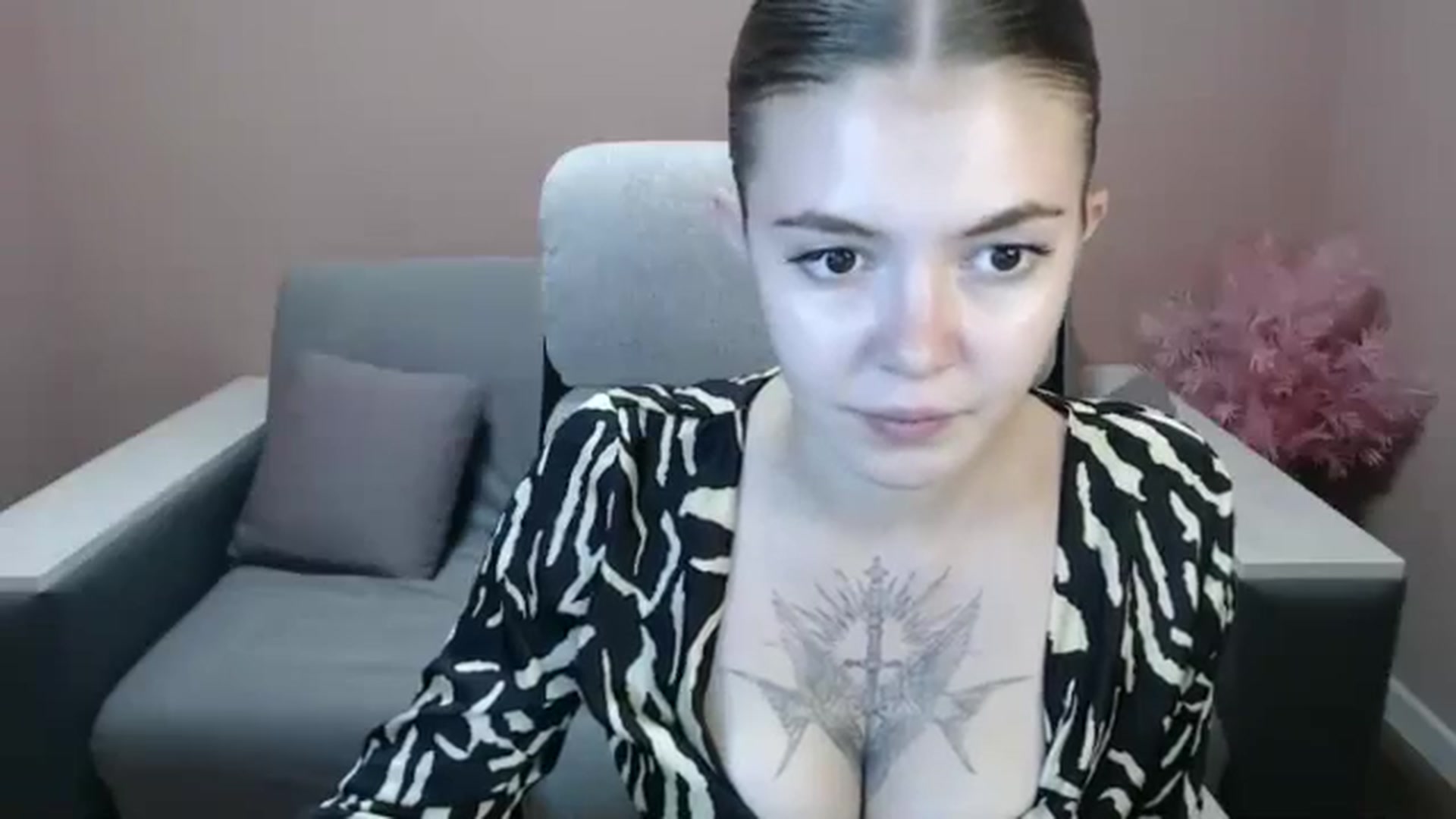 Gallery image thumbnail from Ritaneer's myfreecams stream on, 08/13/2024, 10:27 image 13 of 20