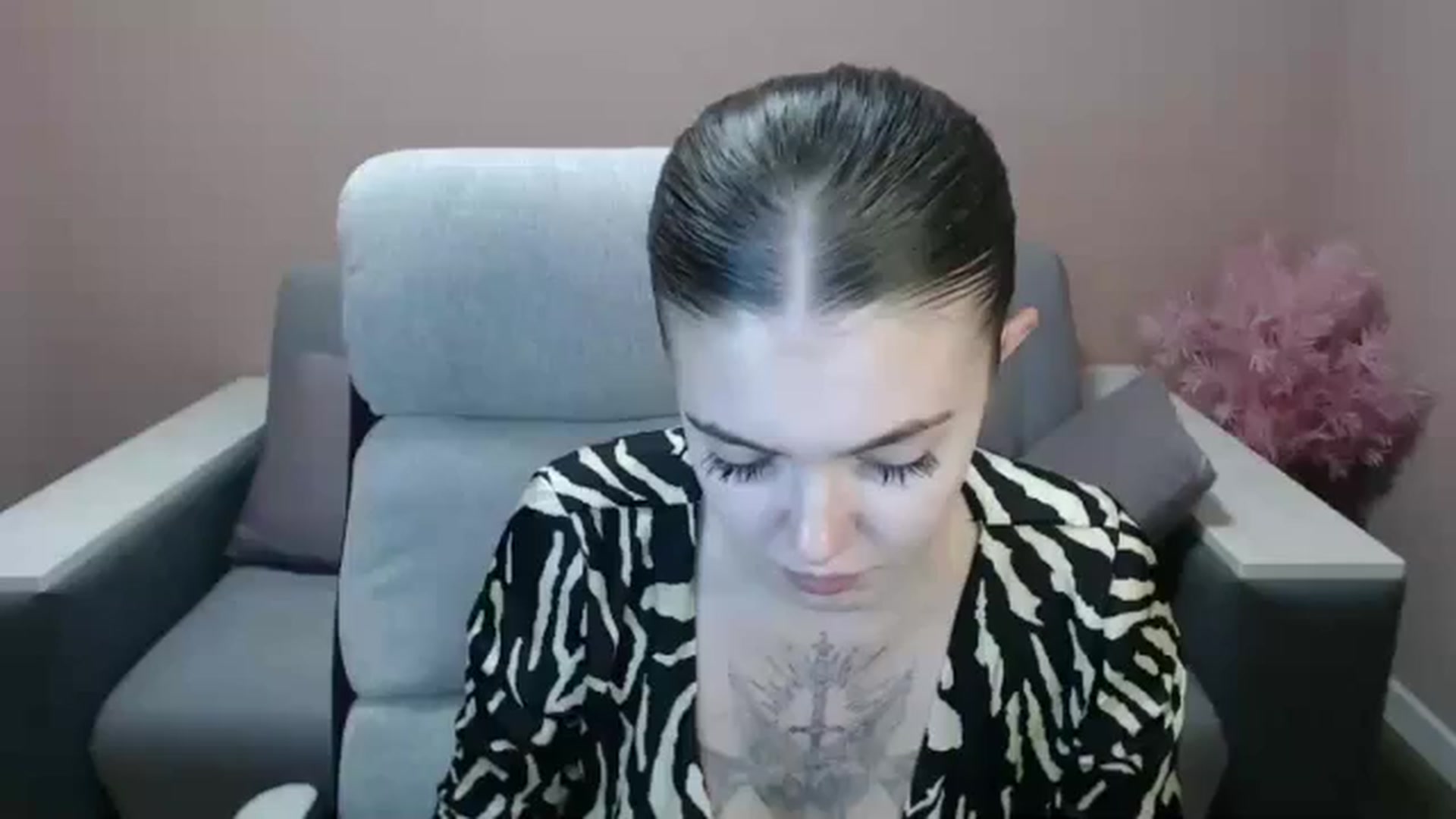 Gallery image thumbnail from Ritaneer's myfreecams stream on, 08/13/2024, 11:15 image 3 of 20