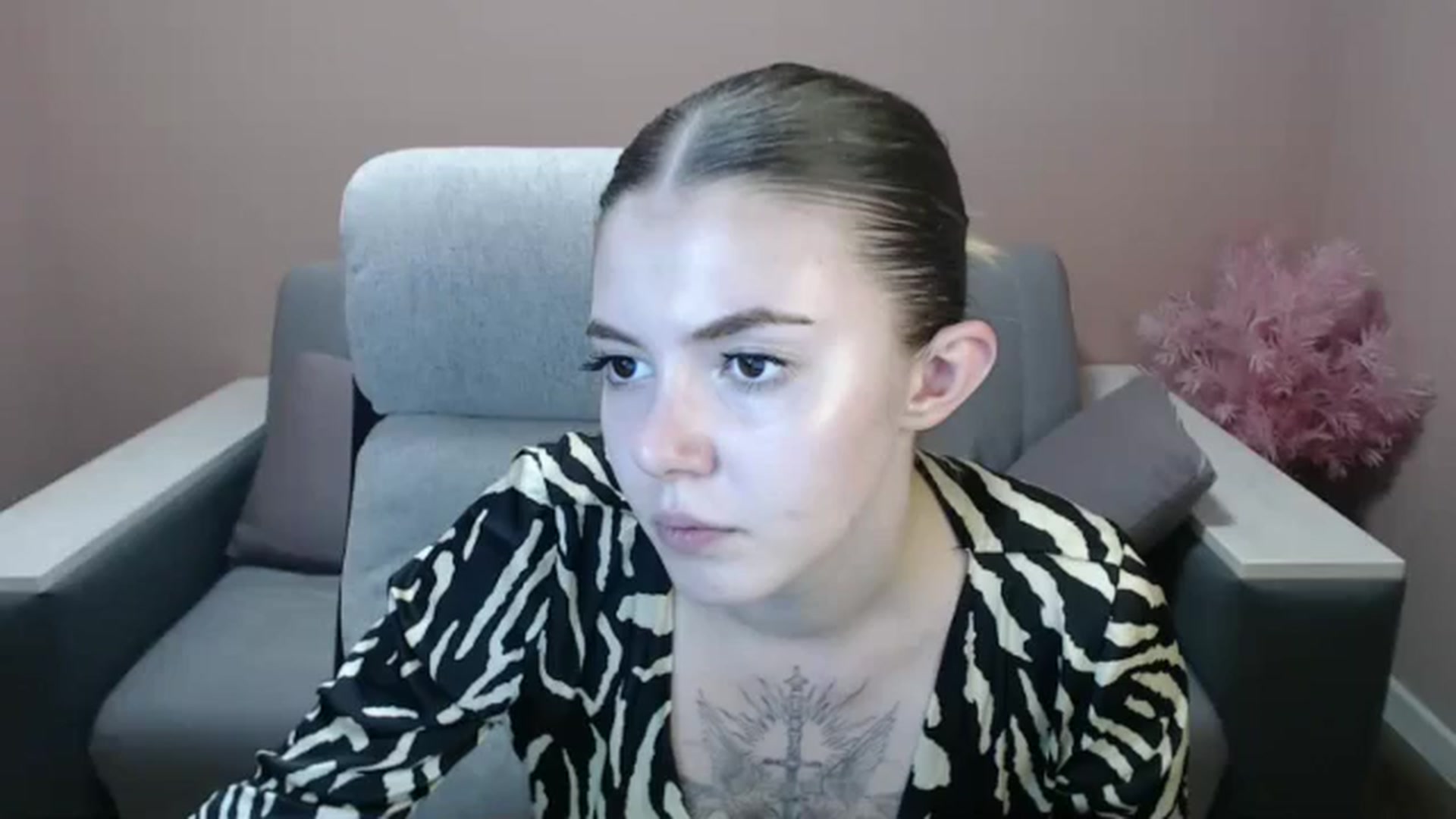 Gallery image thumbnail from Ritaneer's myfreecams stream on, 08/13/2024, 11:15 image 5 of 20