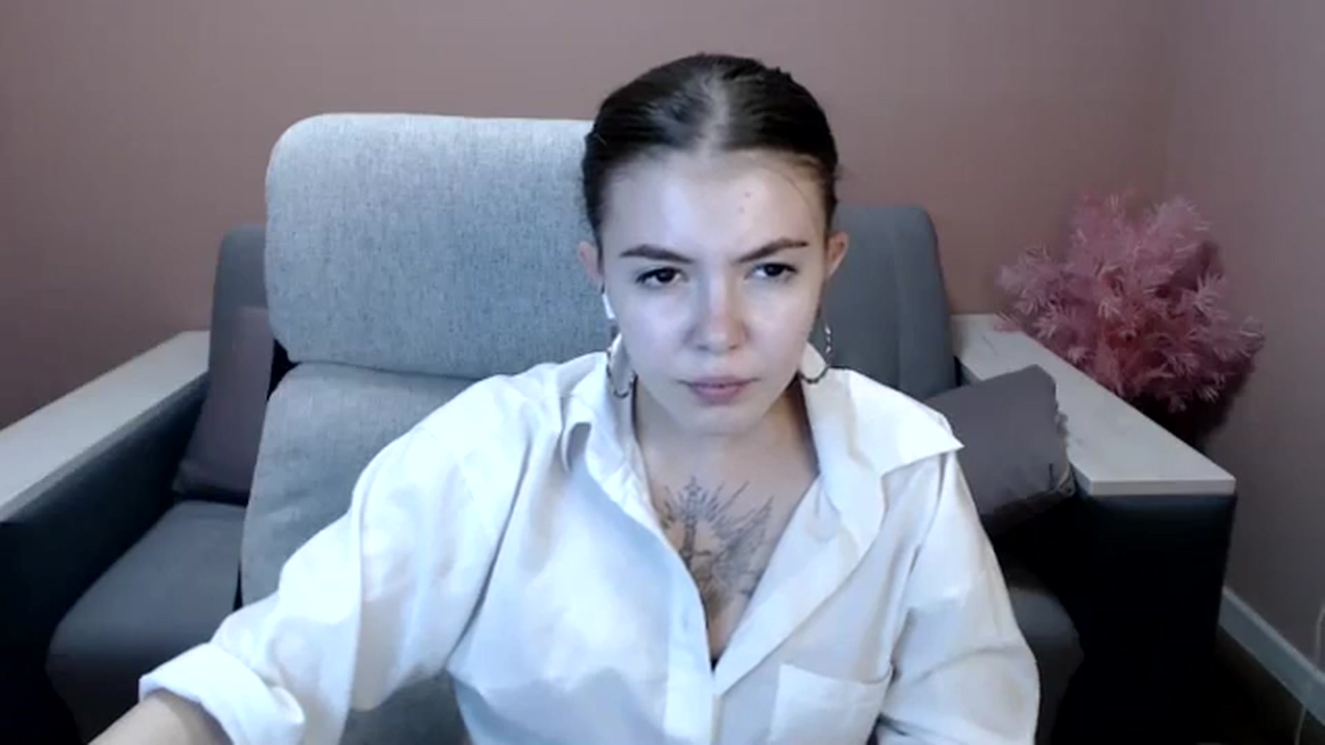 Gallery image thumbnail from Ritaneer's myfreecams stream on, 08/17/2024, 11:21 image 13 of 20