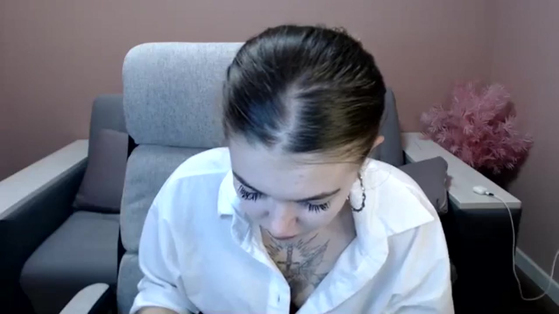 Gallery image thumbnail from Ritaneer's myfreecams stream on, 08/17/2024, 11:21 image 15 of 20