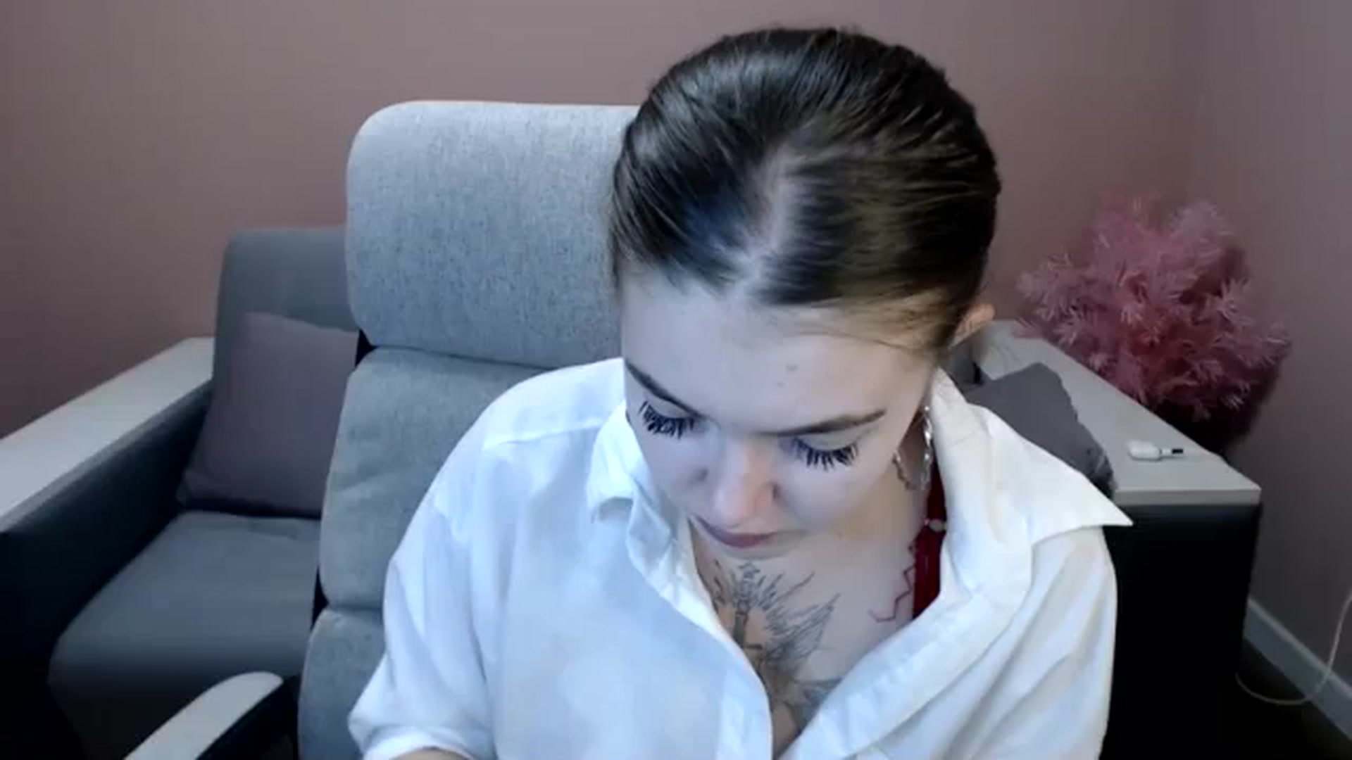 Gallery image thumbnail from Ritaneer's myfreecams stream on, 08/17/2024, 11:21 image 1 of 20