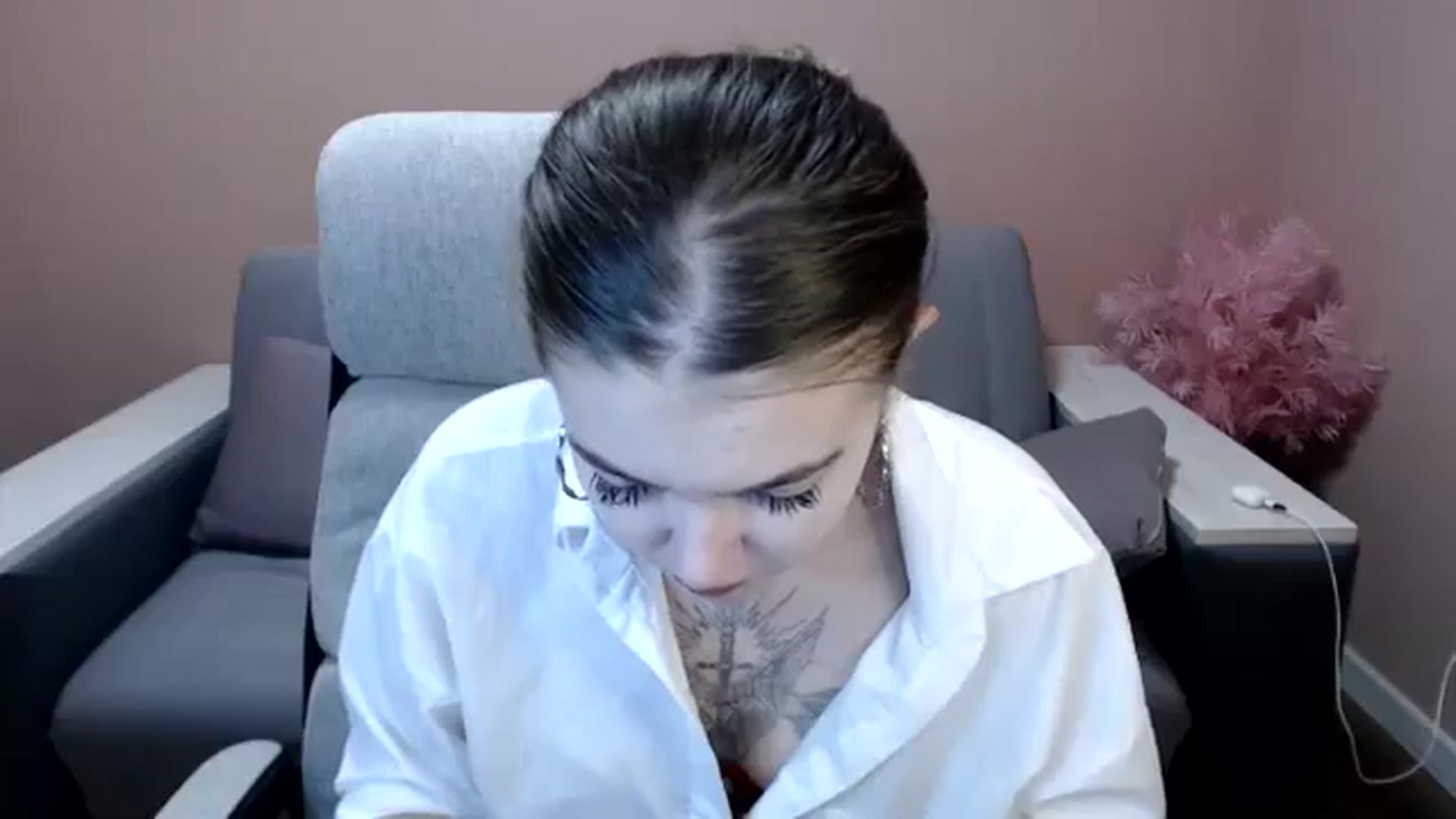 Gallery image thumbnail from Ritaneer's myfreecams stream on, 08/17/2024, 11:21 image 14 of 20